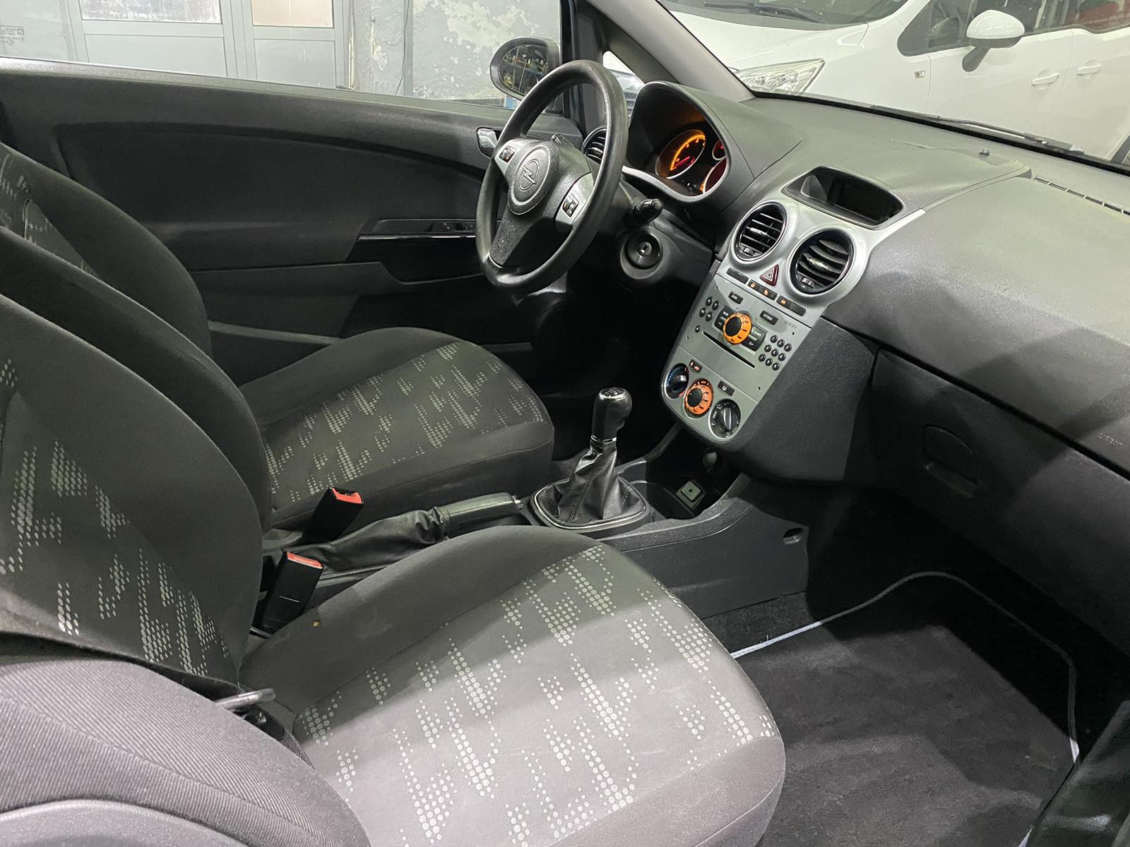 OPEL CORSA 1.3 CDTI , 2012 GODINA, VOLAN S KOMANDAMA