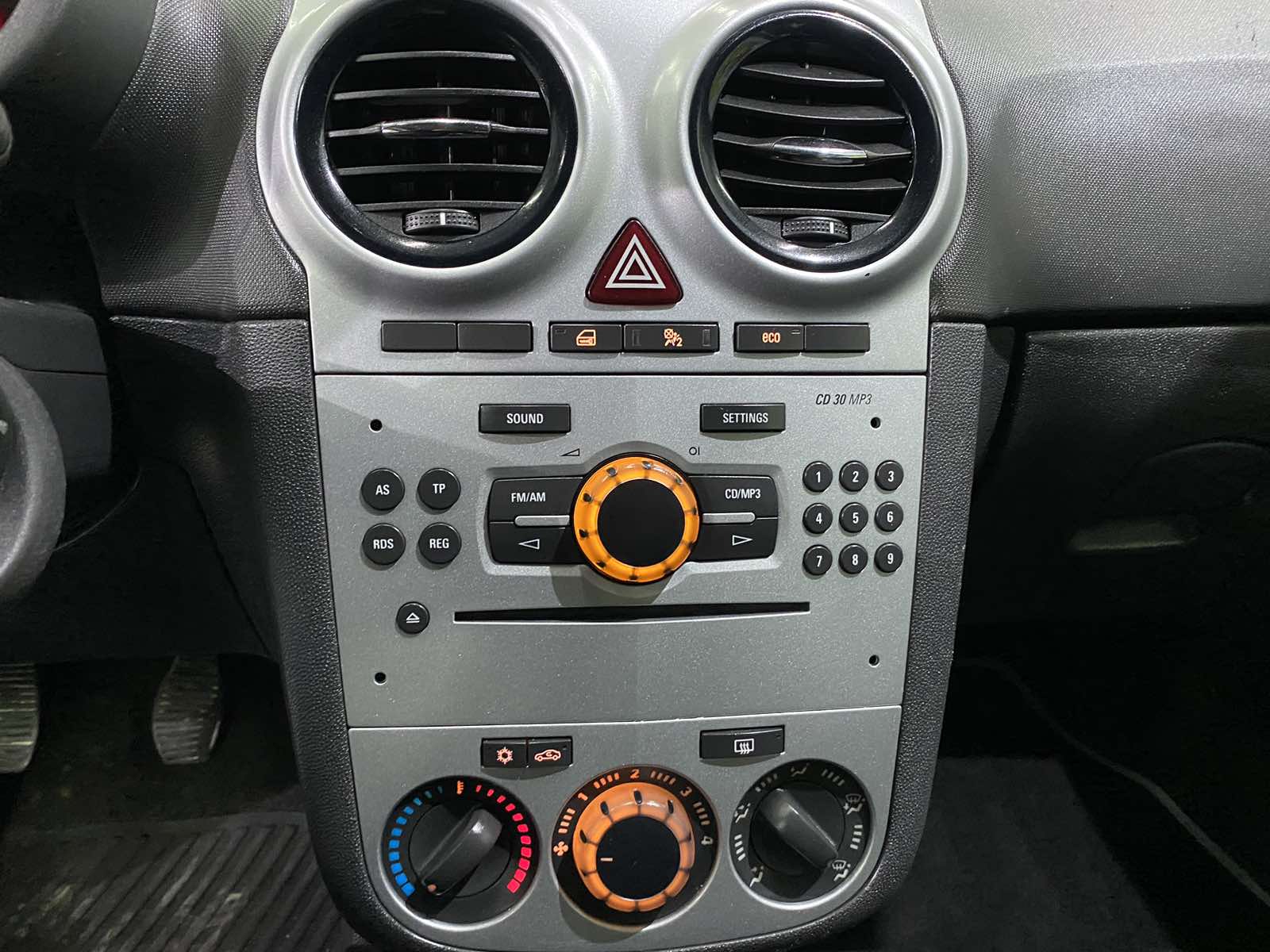 OPEL CORSA 1.3 CDTI , 2012 GODINA, VOLAN S KOMANDAMA