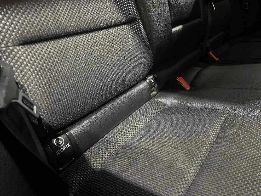 Mercedes-Benz E220 AMG DESIGN