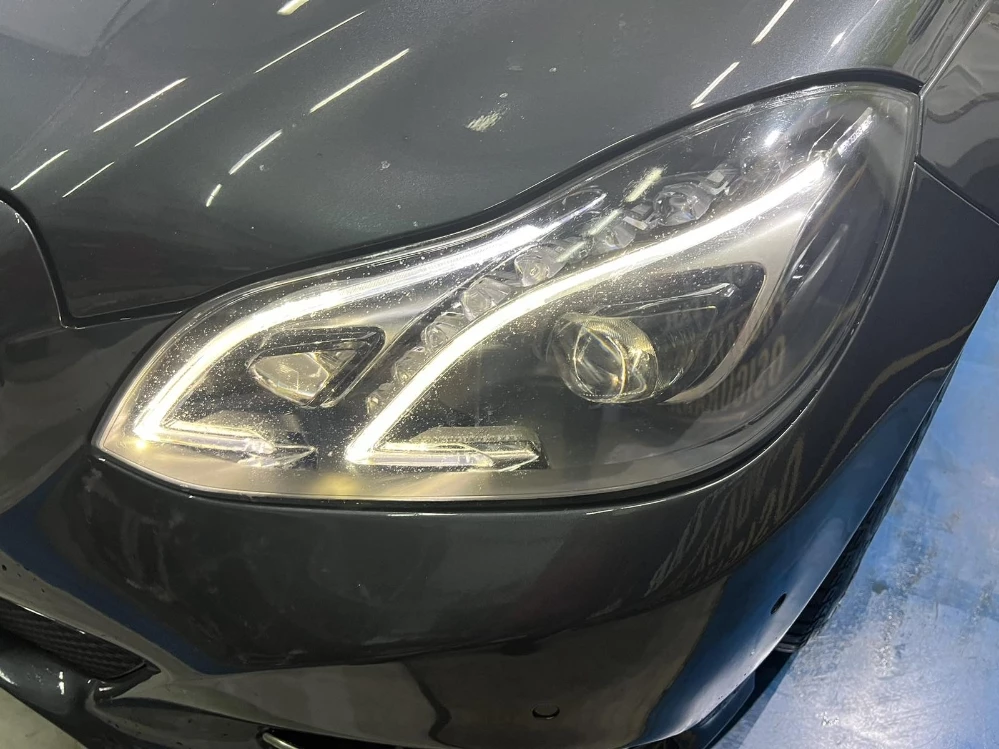 Mercedes-Benz E220 AMG DESIGN