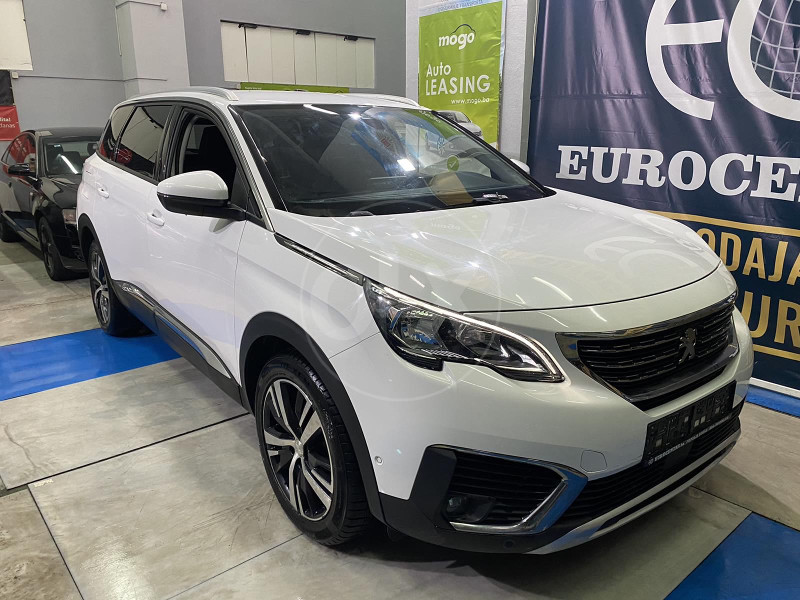 PEUGEOT 5008 1.6 HDI ALLURE