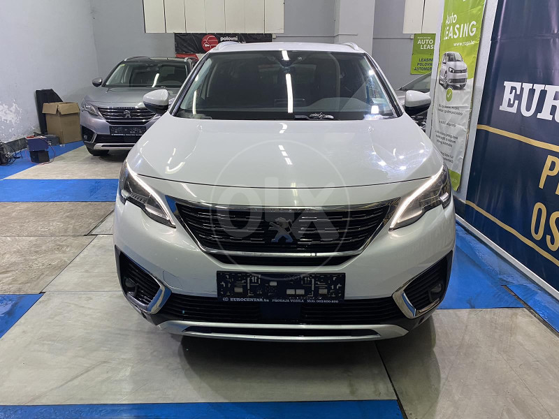 PEUGEOT 5008 1.6 HDI ALLURE