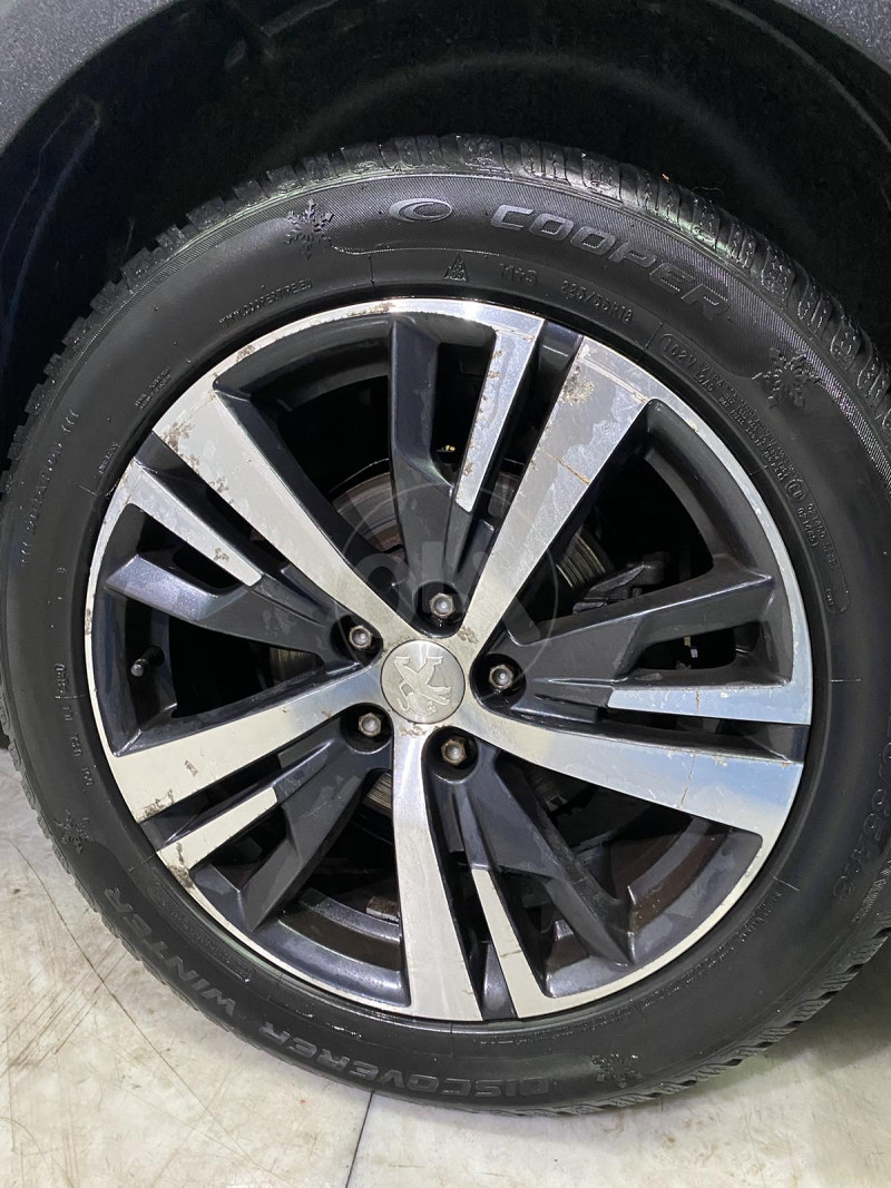 PEUGEOT 5008 1.6 HDI ALLURE