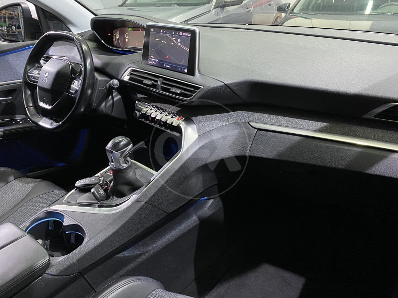 PEUGEOT 5008 1.6 HDI ALLURE