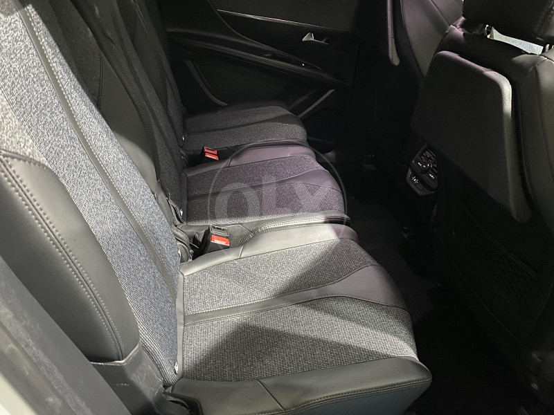 PEUGEOT 5008 1.6 HDI ALLURE