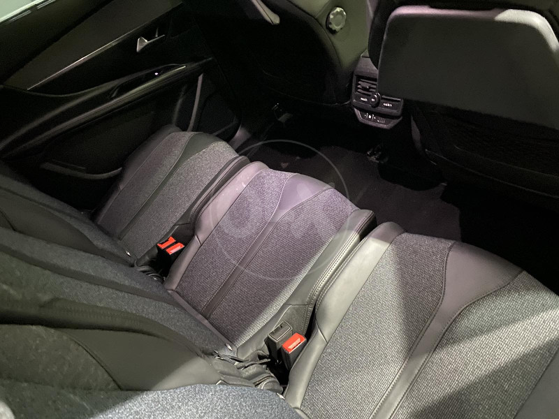 PEUGEOT 5008 1.6 HDI ALLURE