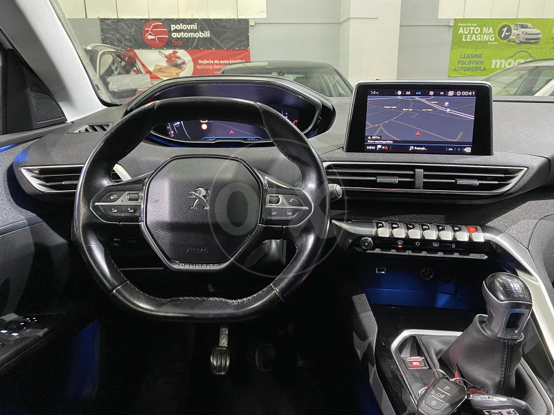PEUGEOT 5008 1.6 HDI ALLURE
