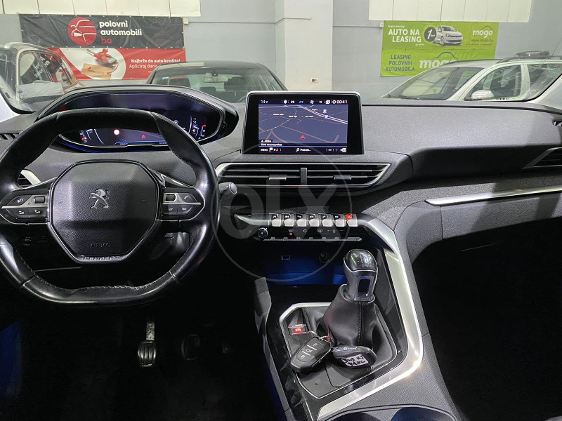 PEUGEOT 5008 1.6 HDI ALLURE