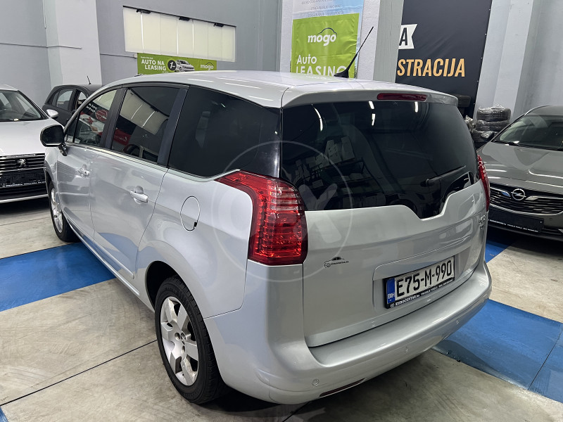 PEUGEOT 5008 1.6 HDI,7 SJEDISTA, AUTOMATIK, NAVIGACIJA