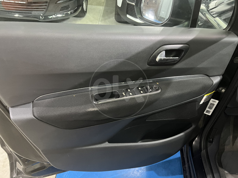 PEUGEOT 5008 AUTOMATIK