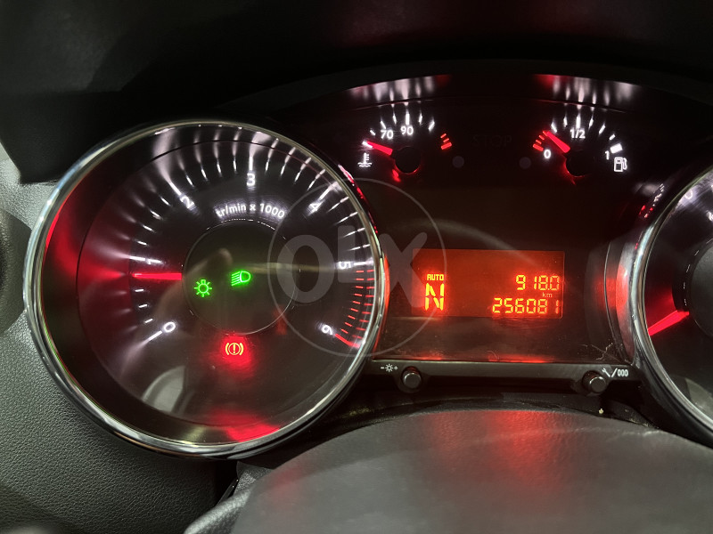 PEUGEOT 5008 AUTOMATIK