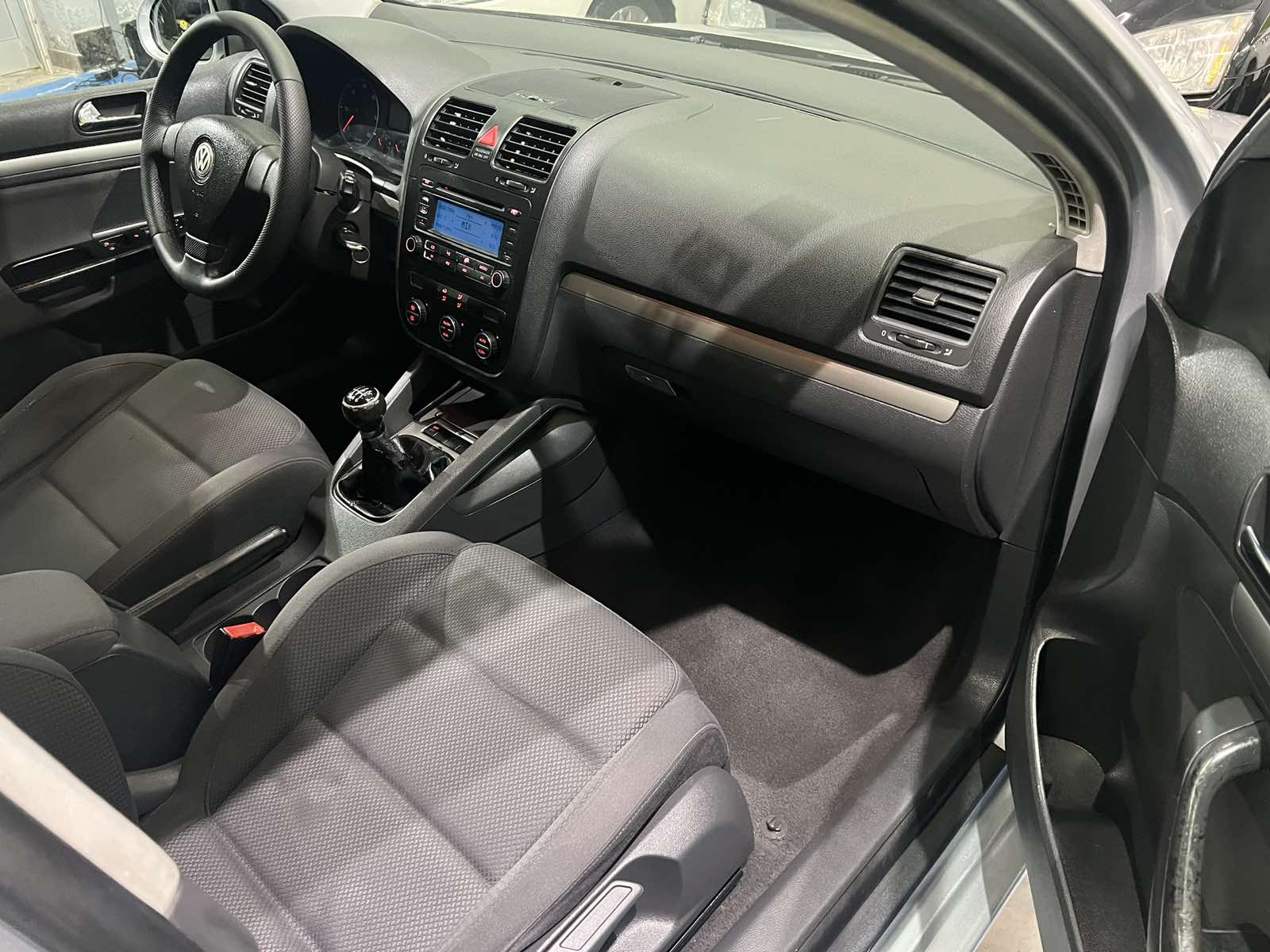 VW GOLF V 2.0 TDI, 2004 GODINA, REGISTROVAN