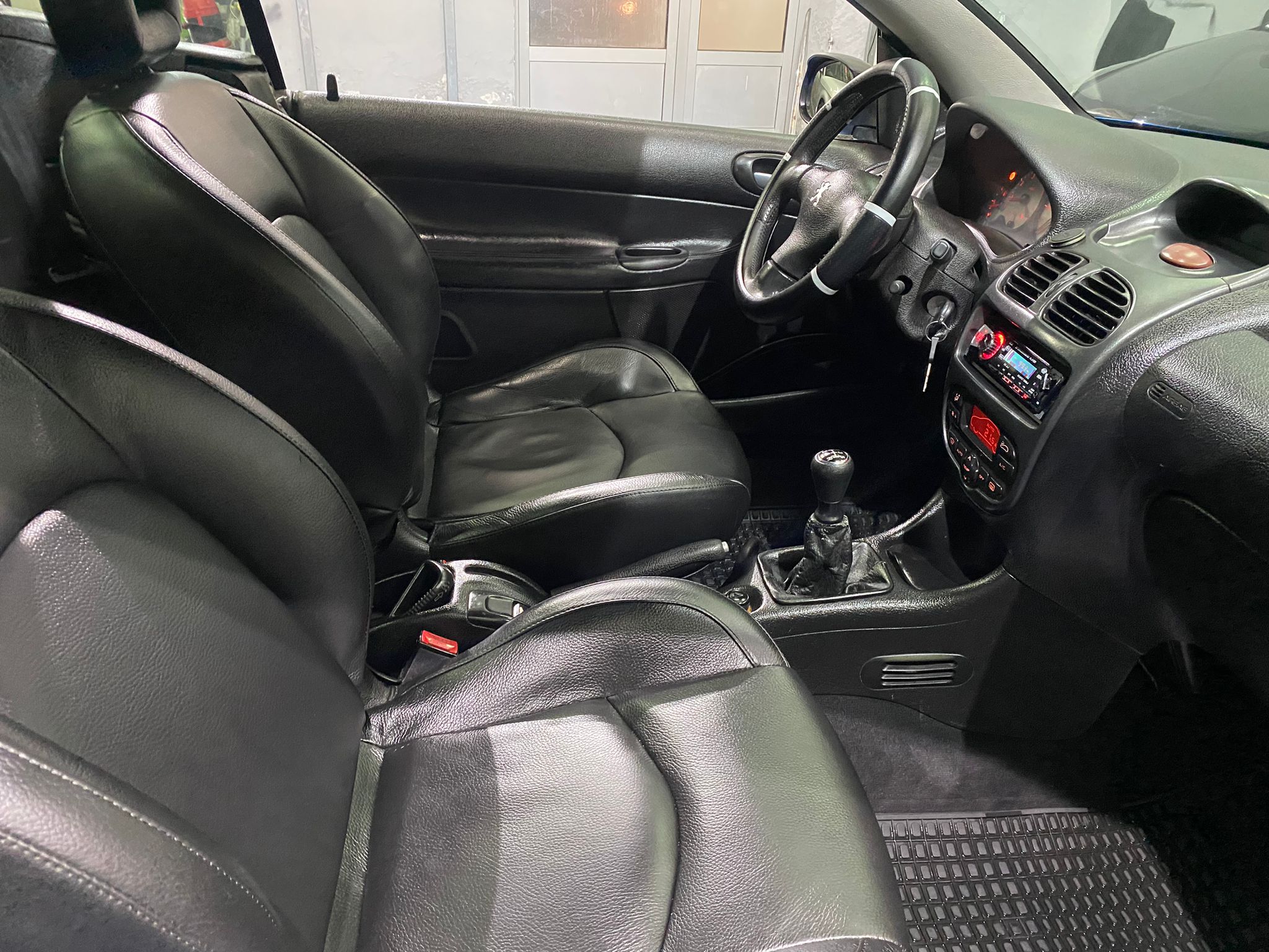 PEUGEOT 206 2.0 BENZIN, KABRIOLET,KOŽA,2001 GOD.