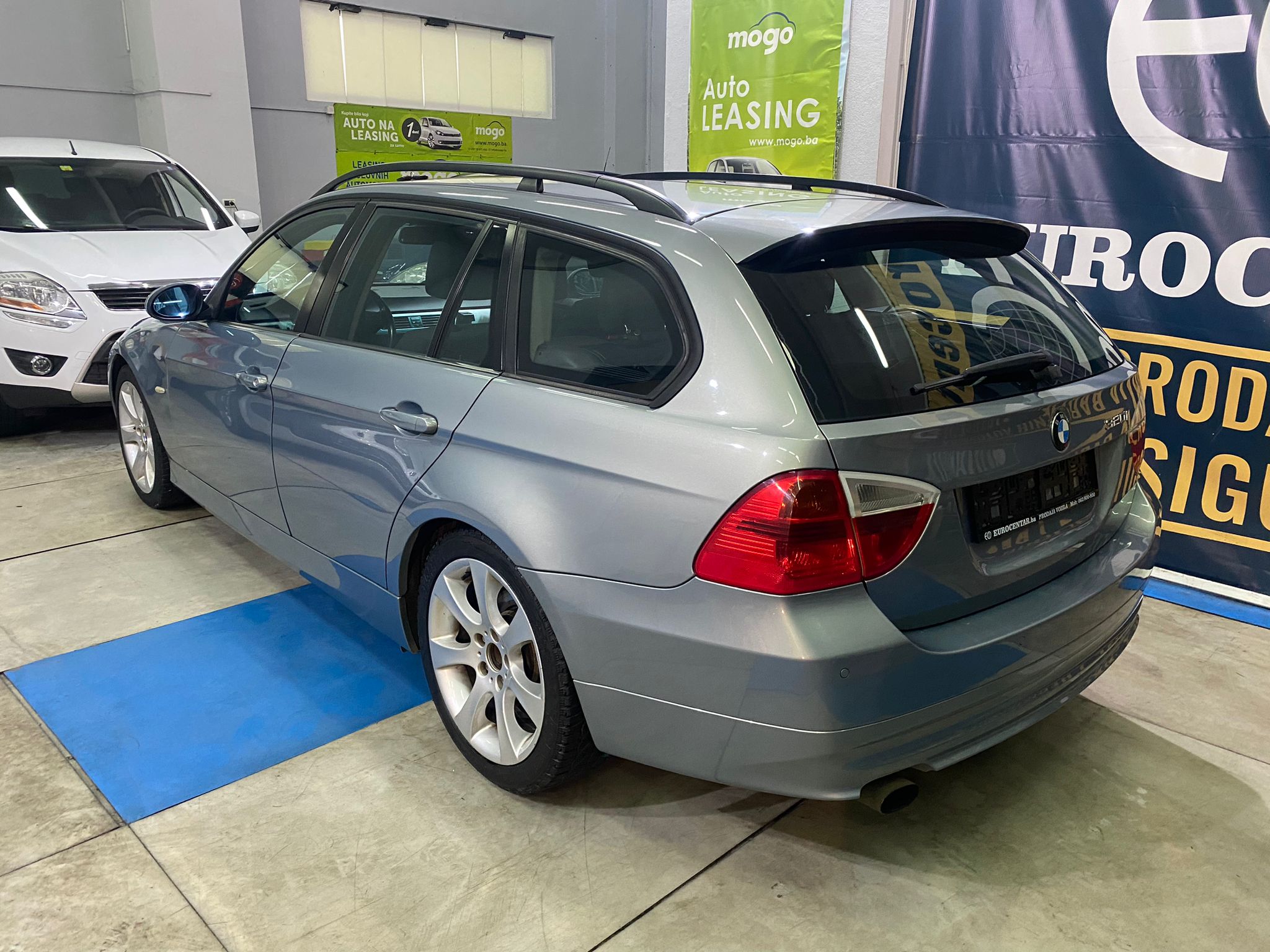 BMW 320i TOUR AUTOMATIK, 2006 GODINA, REGISTROVAN