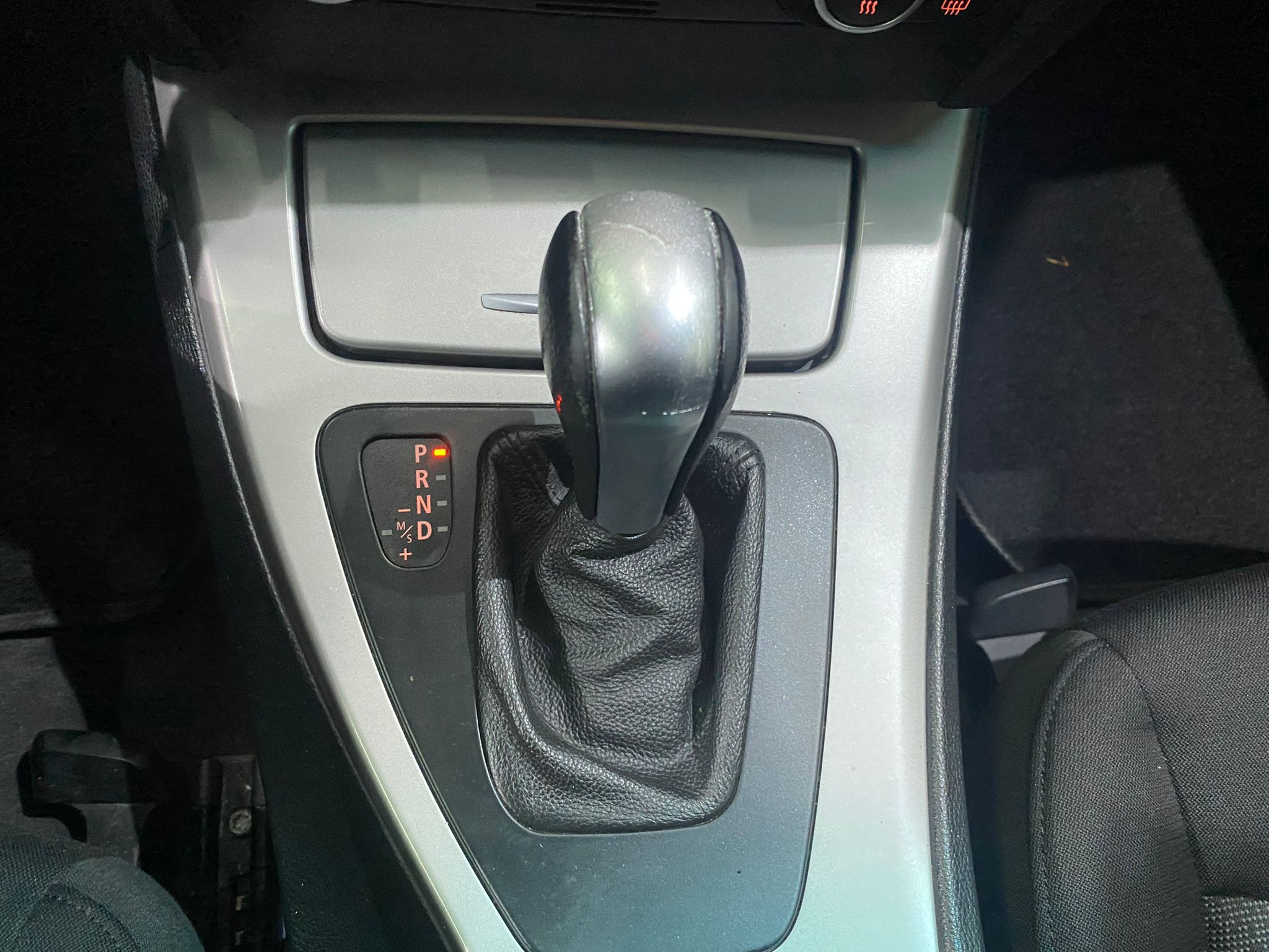 BMW 320i TOUR AUTOMATIK, 2006 GODINA, REGISTROVAN