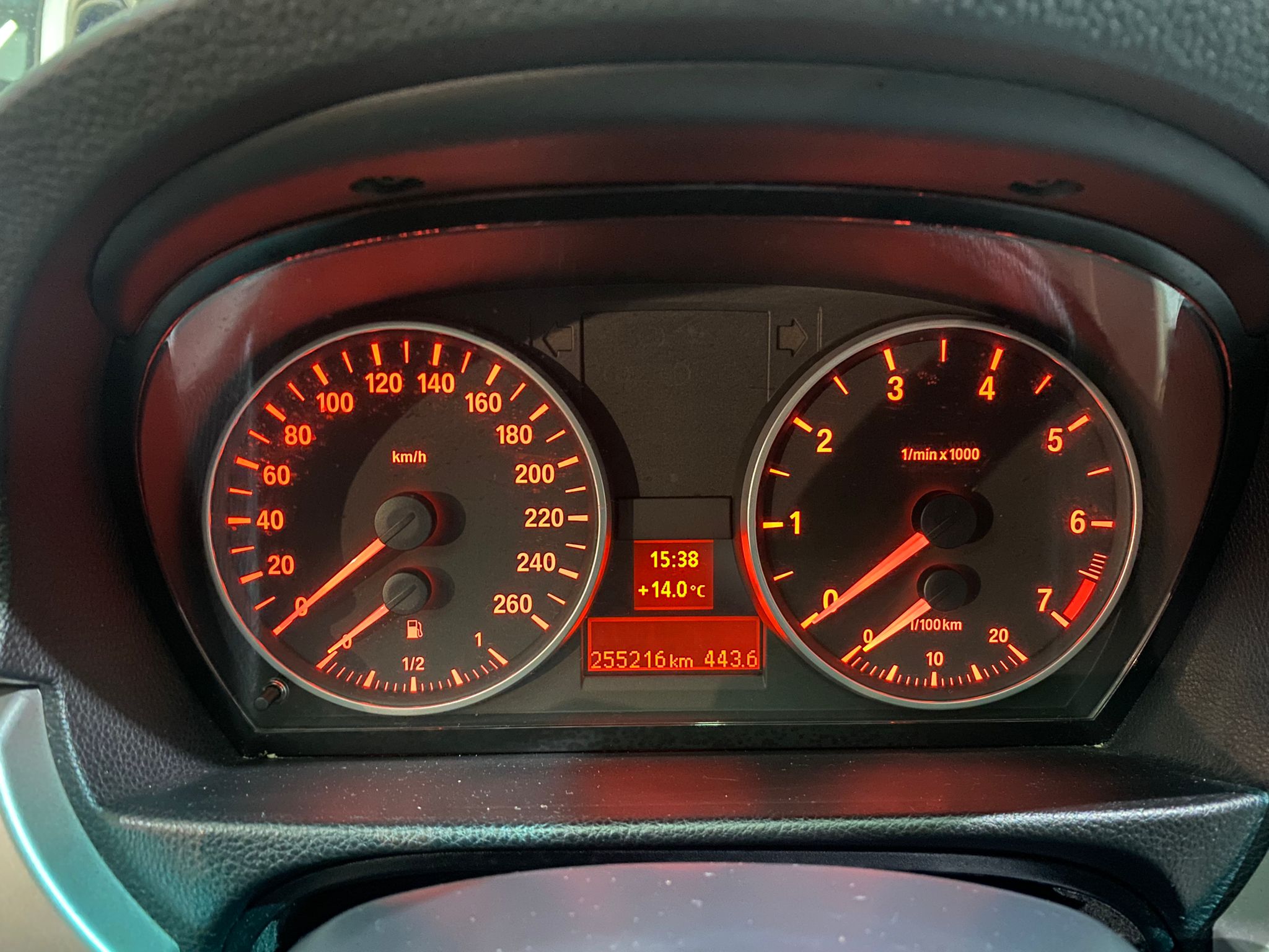 BMW 320i TOUR AUTOMATIK, 2006 GODINA, REGISTROVAN