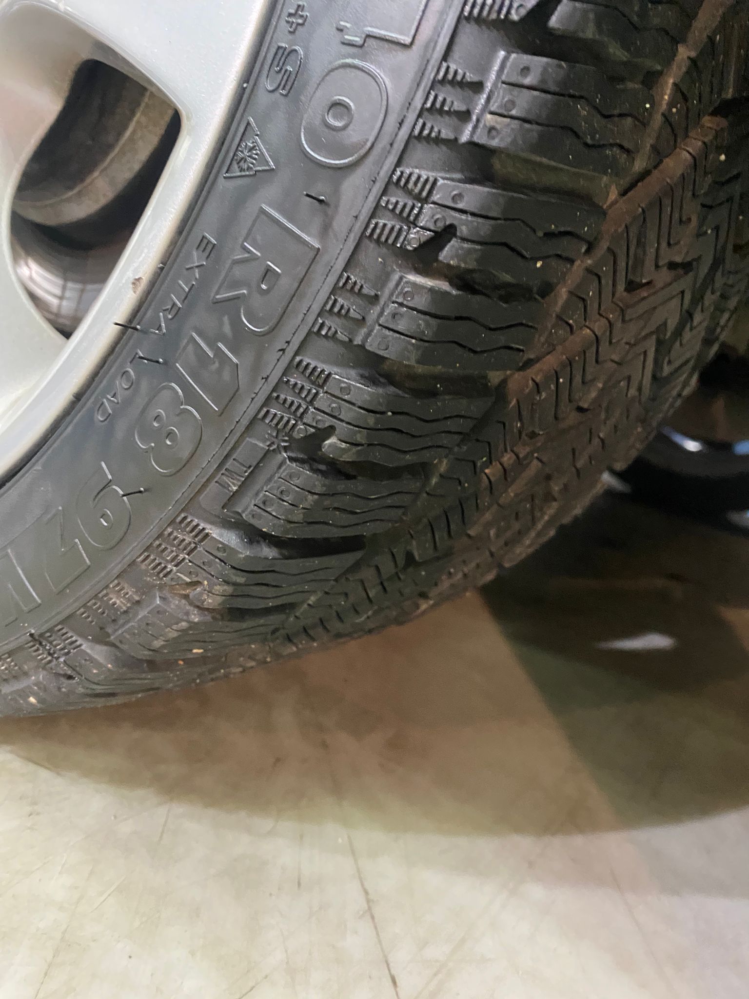 BMW 320i TOUR AUTOMATIK, 2006 GODINA, REGISTROVAN