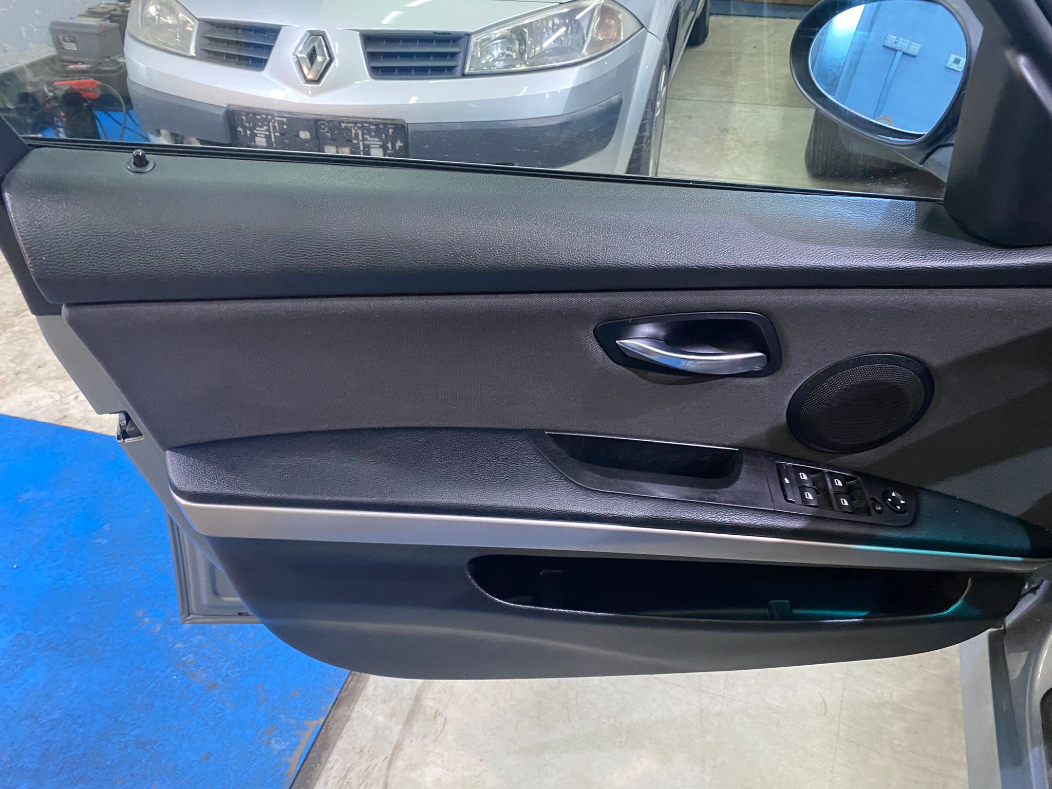 BMW 320i TOUR AUTOMATIK, 2006 GODINA, REGISTROVAN