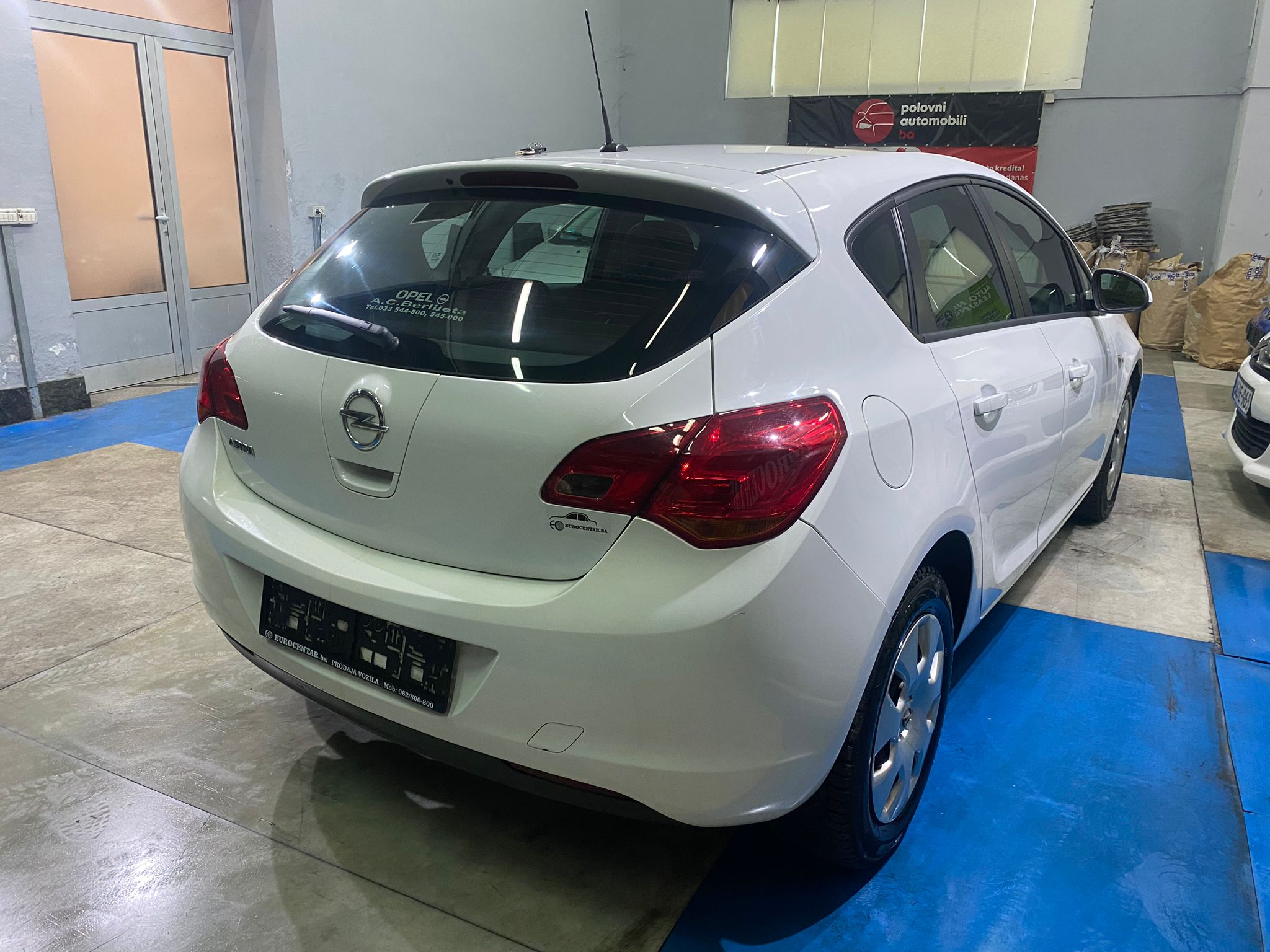 OPEL ASTRA J 1.4i, 2012 GODINA, 80000 KM PREŠLA