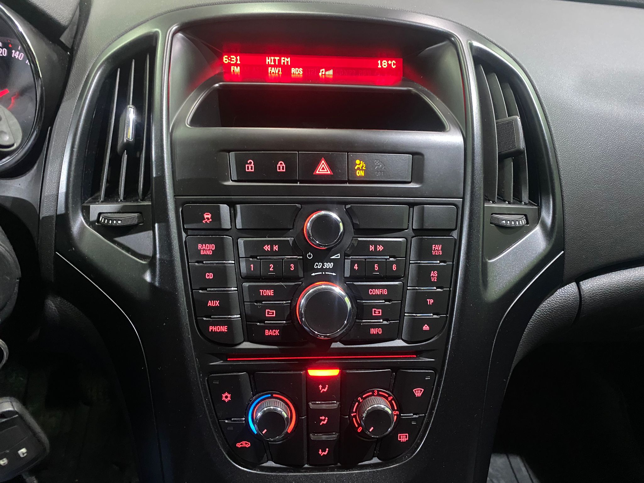 OPEL ASTRA J 1.4i, 2012 GODINA, 80000 KM PREŠLA