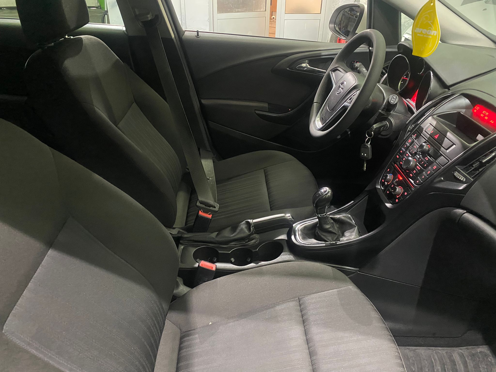 OPEL ASTRA J 1.4i, 2012 GODINA, 80000 KM PREŠLA