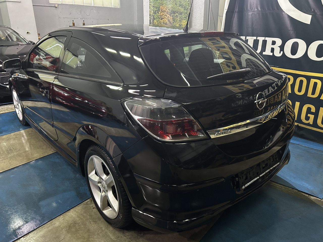 OPEL ASTRA GTC 1.6i, 2008 GODINA, ALU FELGE, KLIMA