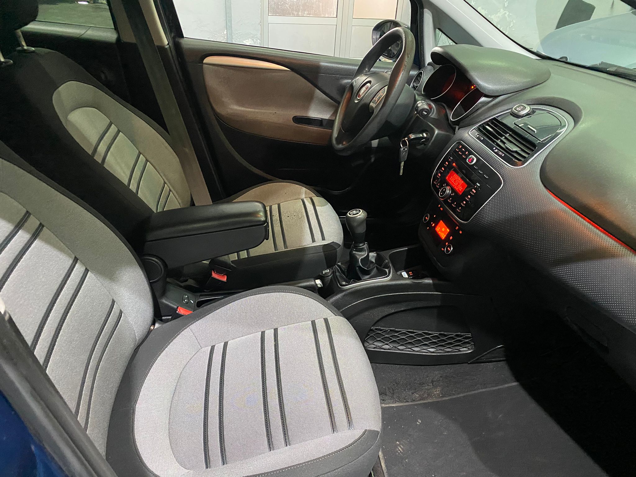 FIAT PUNTO EVO 1.3 mJET, 2011 GODINA, DIGITALNA KLIMA