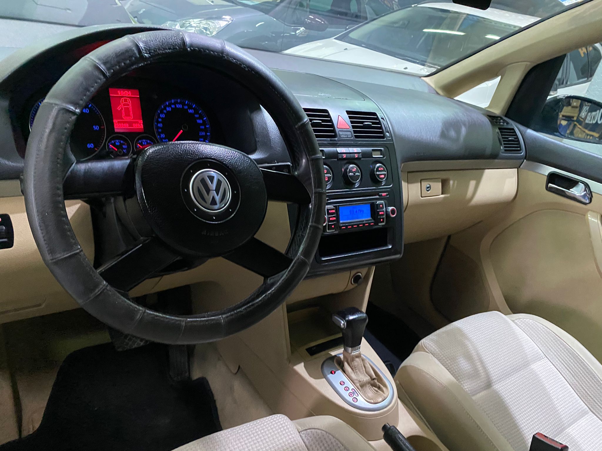 VW TOURAN 2.0 TDI, DSG, 2004 GOD, REGISTROVAN