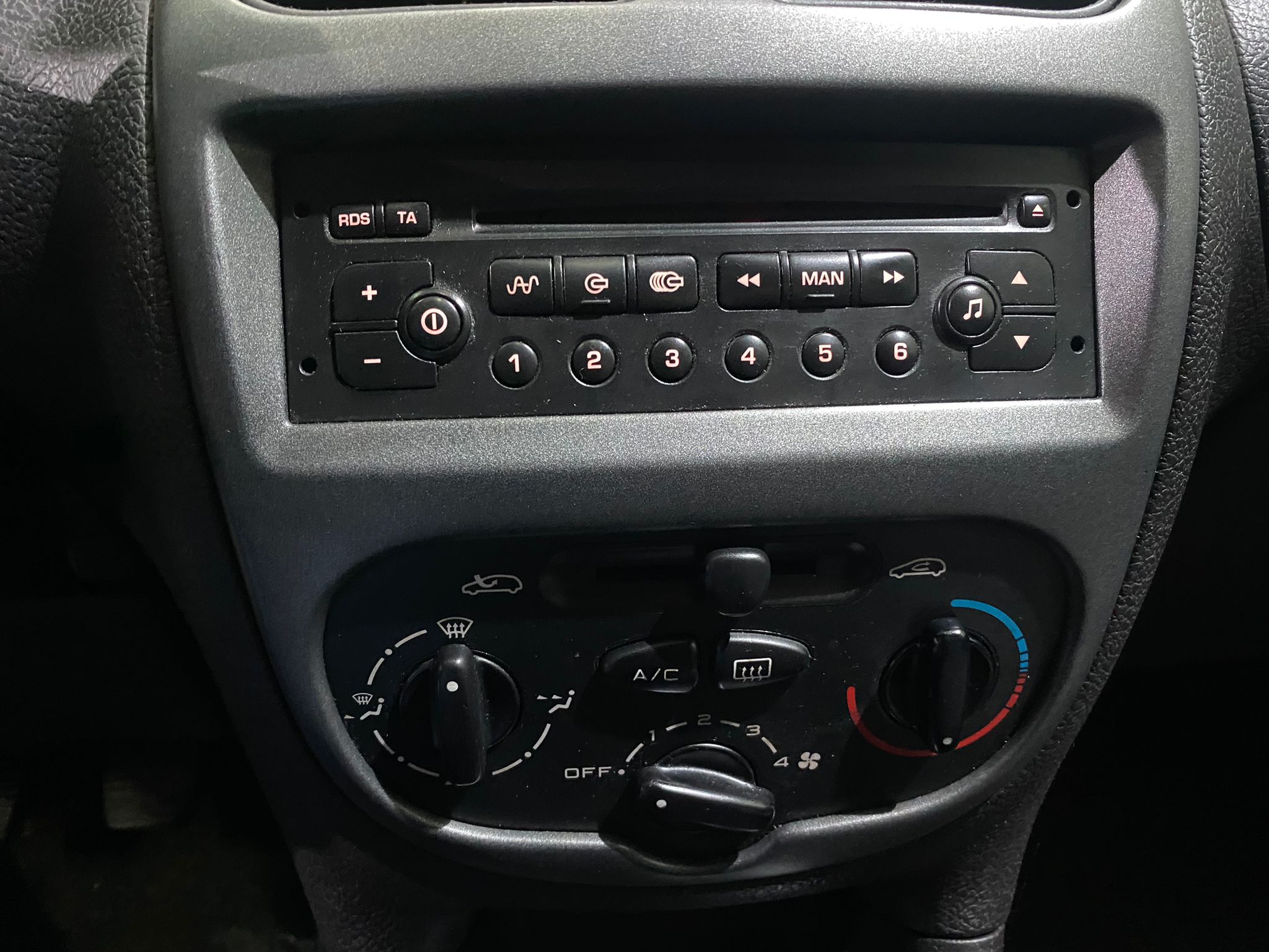 PEUGEOT 206 1.4 HDI, 2005 GODINA, KLIMA