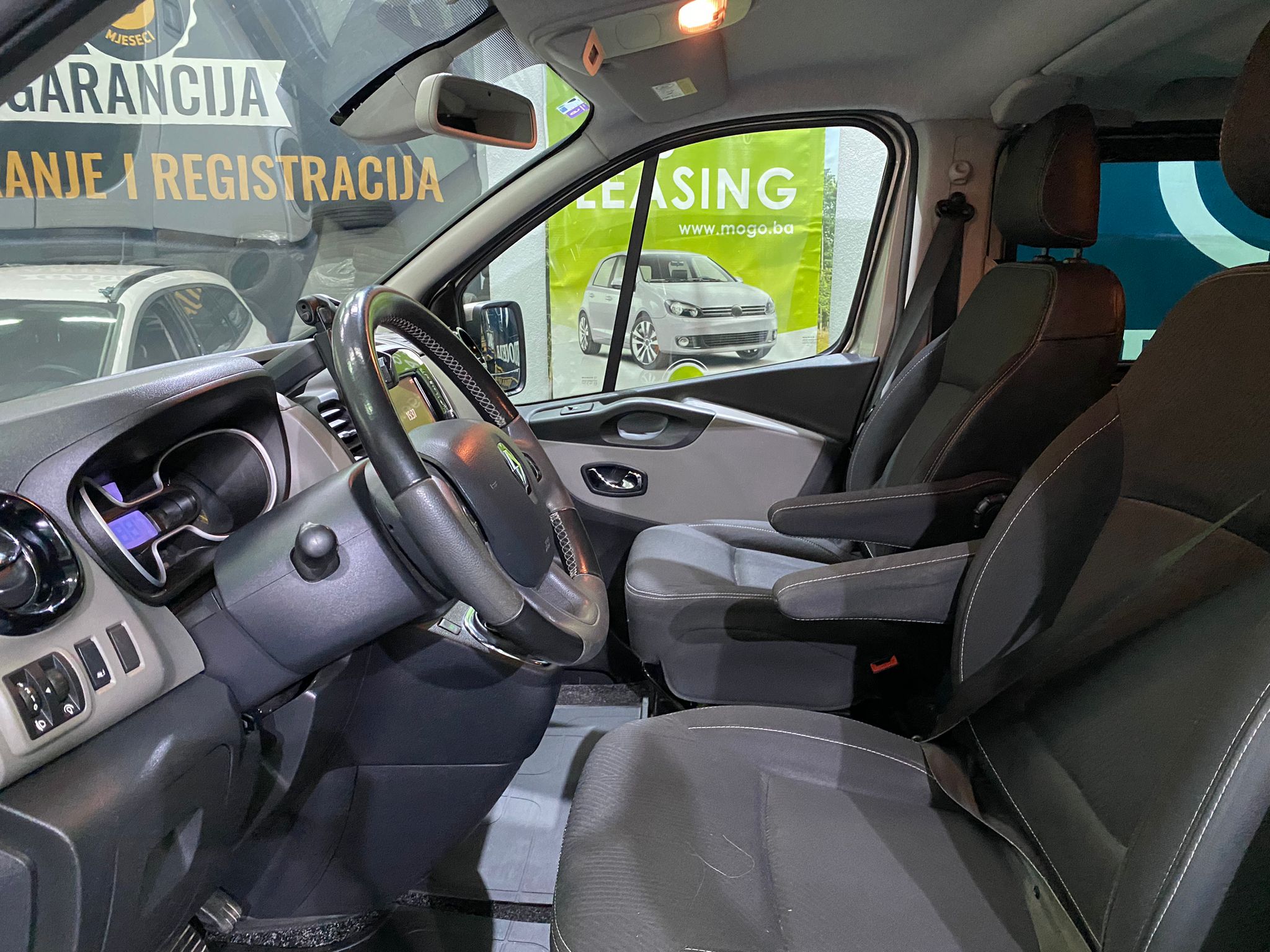 RENAULT TRAFIC 1.6 DCI, 2016 GOD, 7+1 SJED, REGISTROVAN