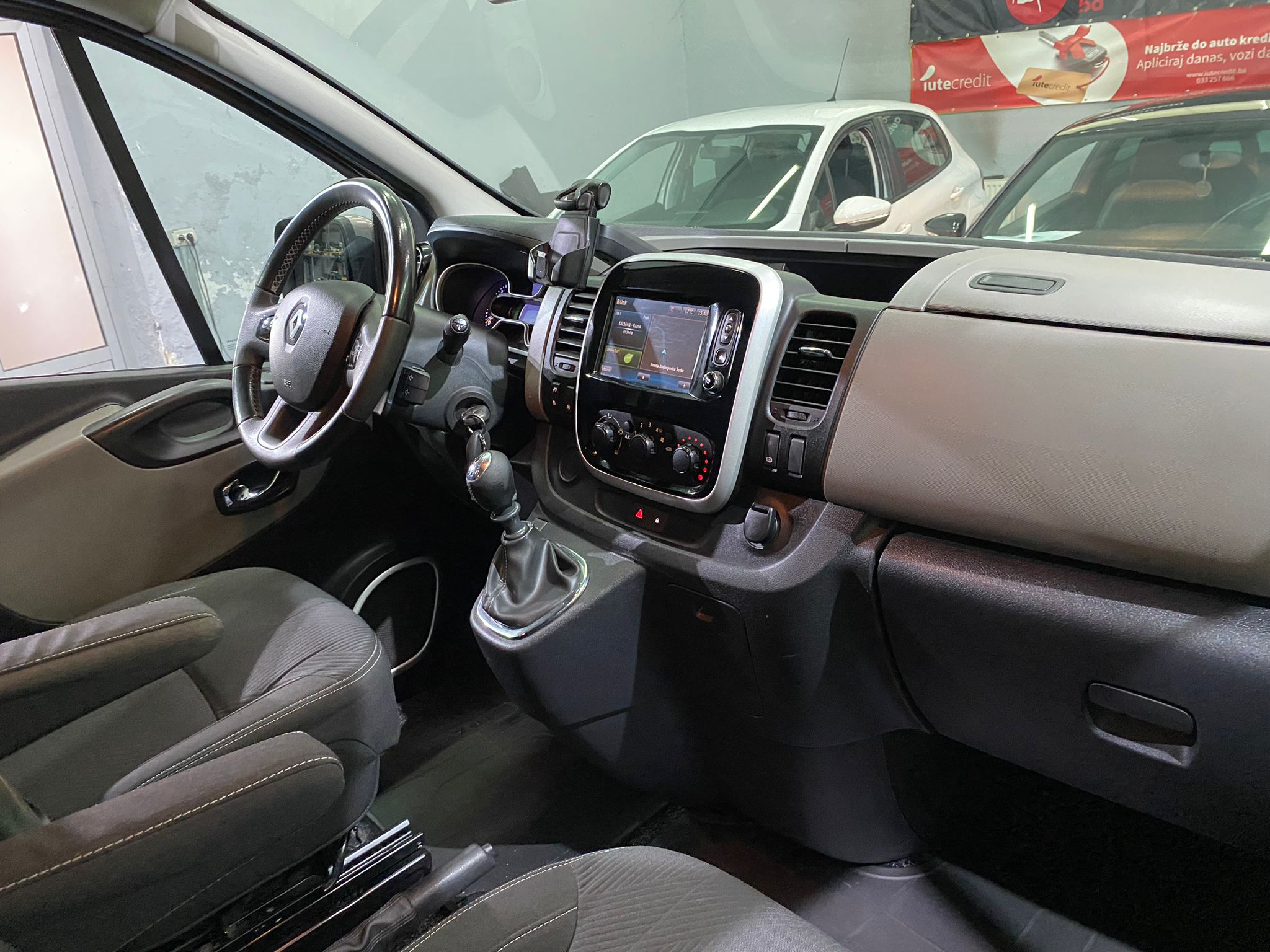 RENAULT TRAFIC 1.6 DCI, 2016 GOD, 7+1 SJED, REGISTROVAN