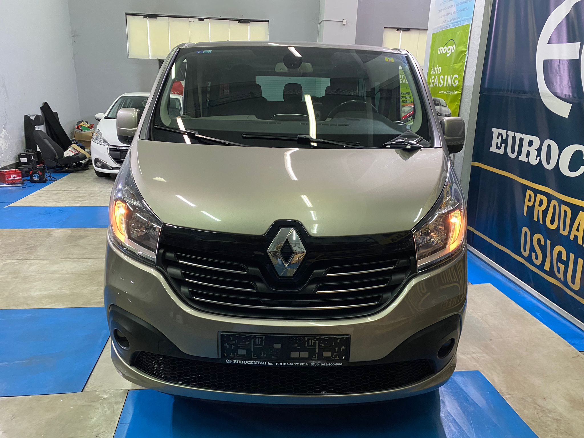 RENAULT TRAFIC 1.6 DCI, 2016 GOD, 7+1 SJED, REGISTROVAN