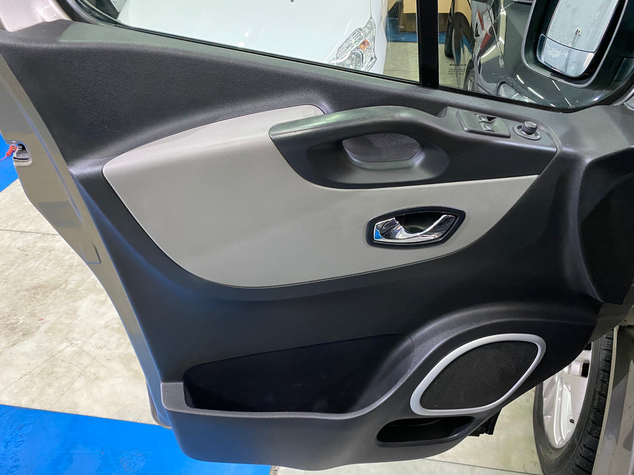 RENAULT TRAFIC 1.6 DCI, 2016 GOD, 7+1 SJED, REGISTROVAN