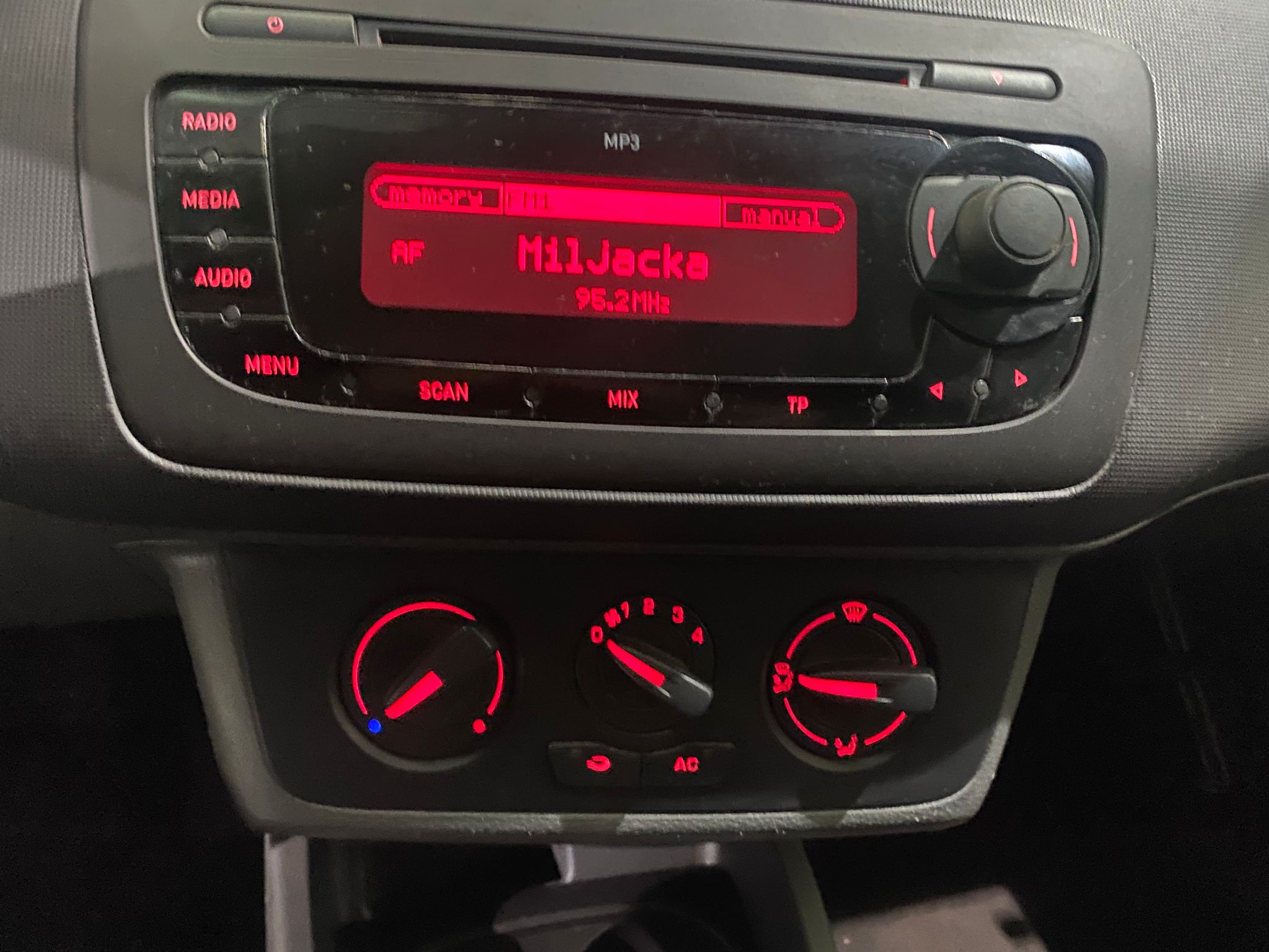 SEAT IBIZA 1.2 TDI, 2011 GODINA, ALU FELGE, KLIMA