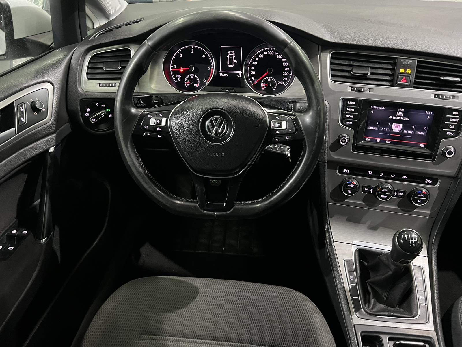 VW GOLF VII 1.6 TDI, 2014 GOD, ALU FELGE NAVIGACIJA