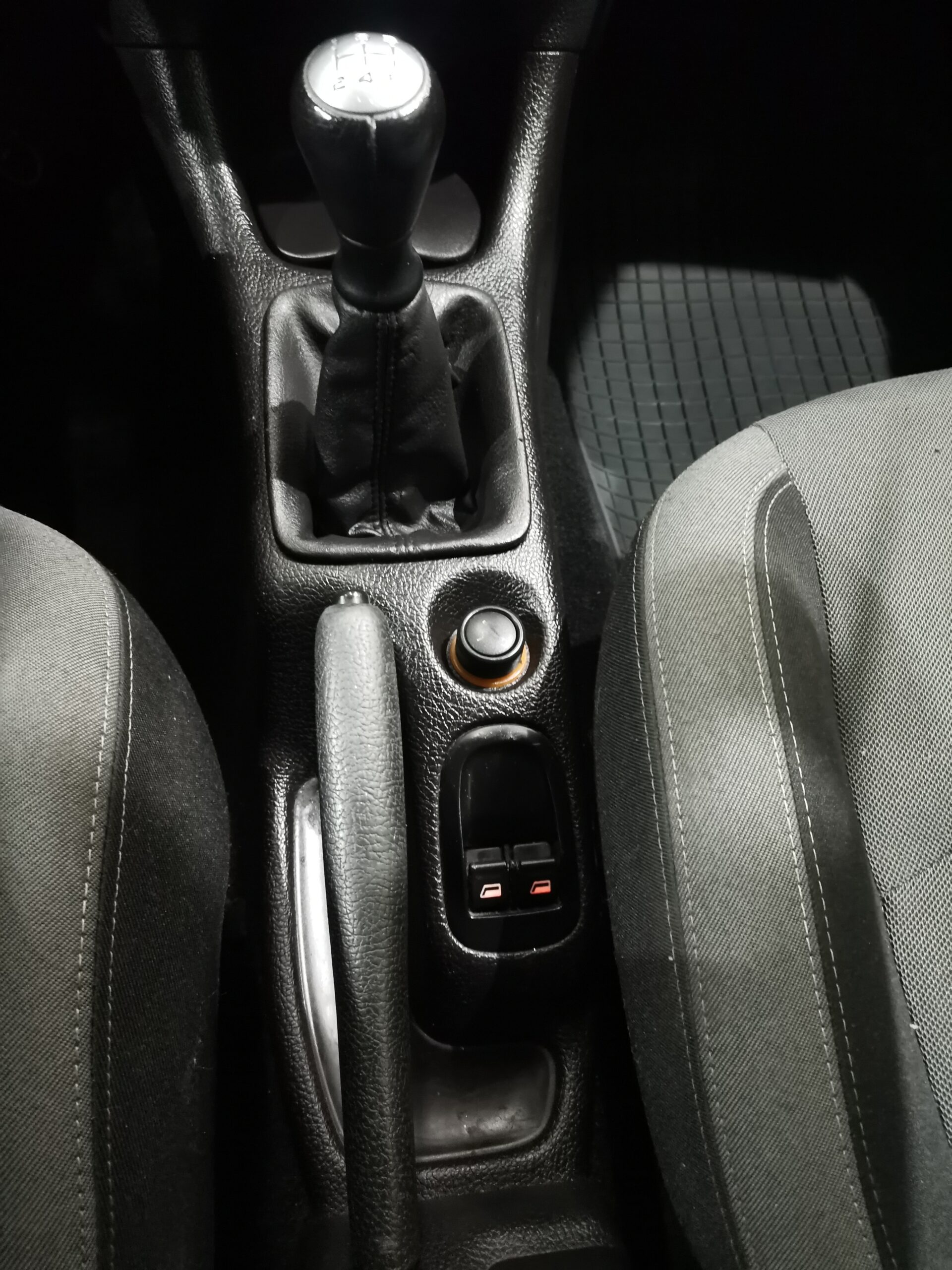 PEUGEOT 206 1.4 HDI, 2006 GODINA, REGISTROVAN,