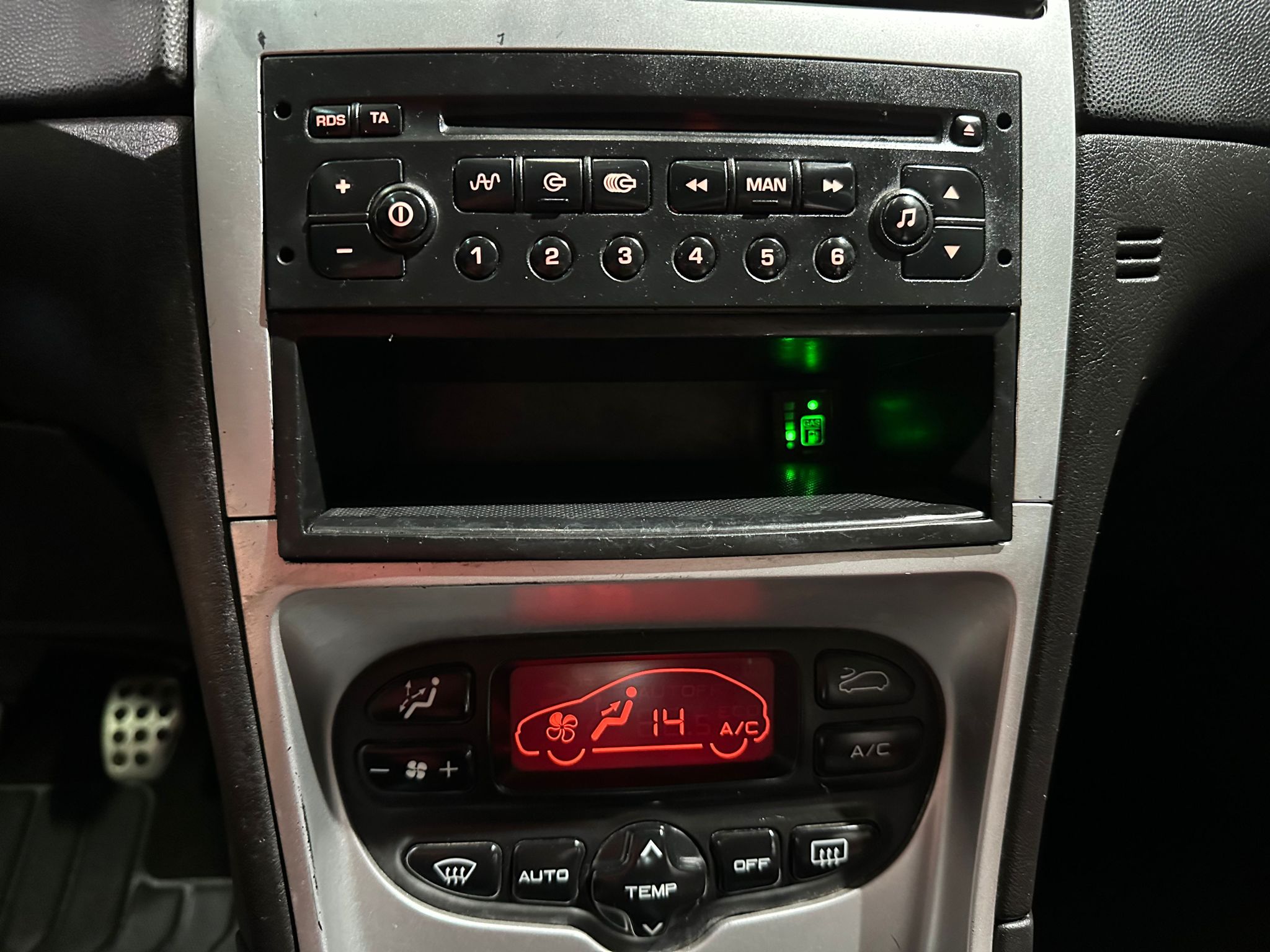 PEUGEOT 307 CC 1.6 BENZIN/PLIN, 2004 GOD, REGISTROVAN