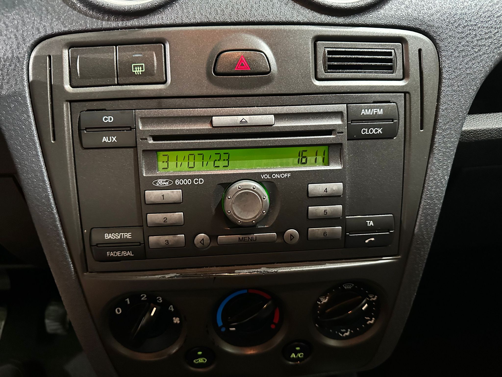 FORD FUSION 2006 GOD, 1.6 BENZIN,REGISTROVAN, KLIMA,