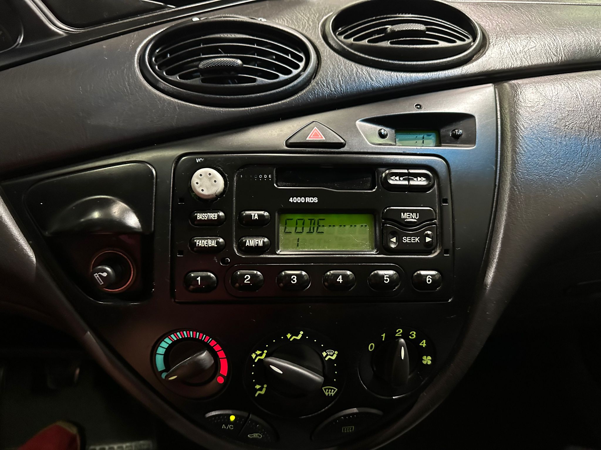 FORD FOCUS 1.8 TDCI, 2002 GODINA, REGISTROVAN