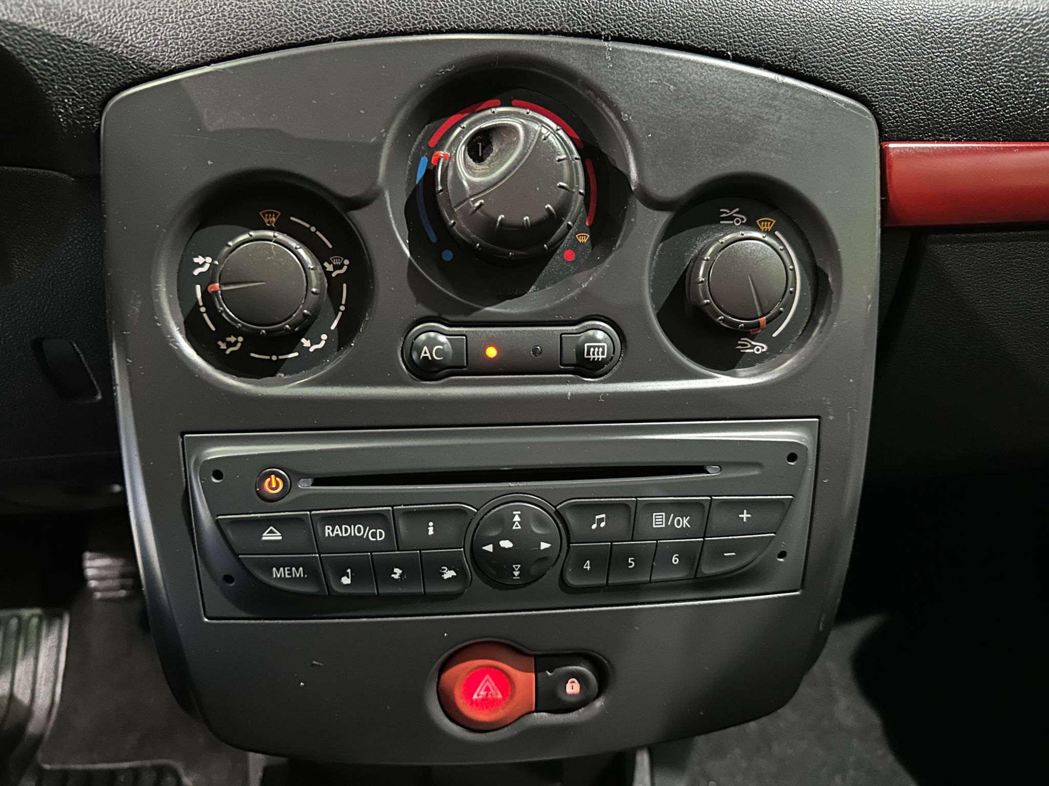 RENAULT CLIO 1.5 DCI, 2011 GOD, KLIMA, TEMPOMAT