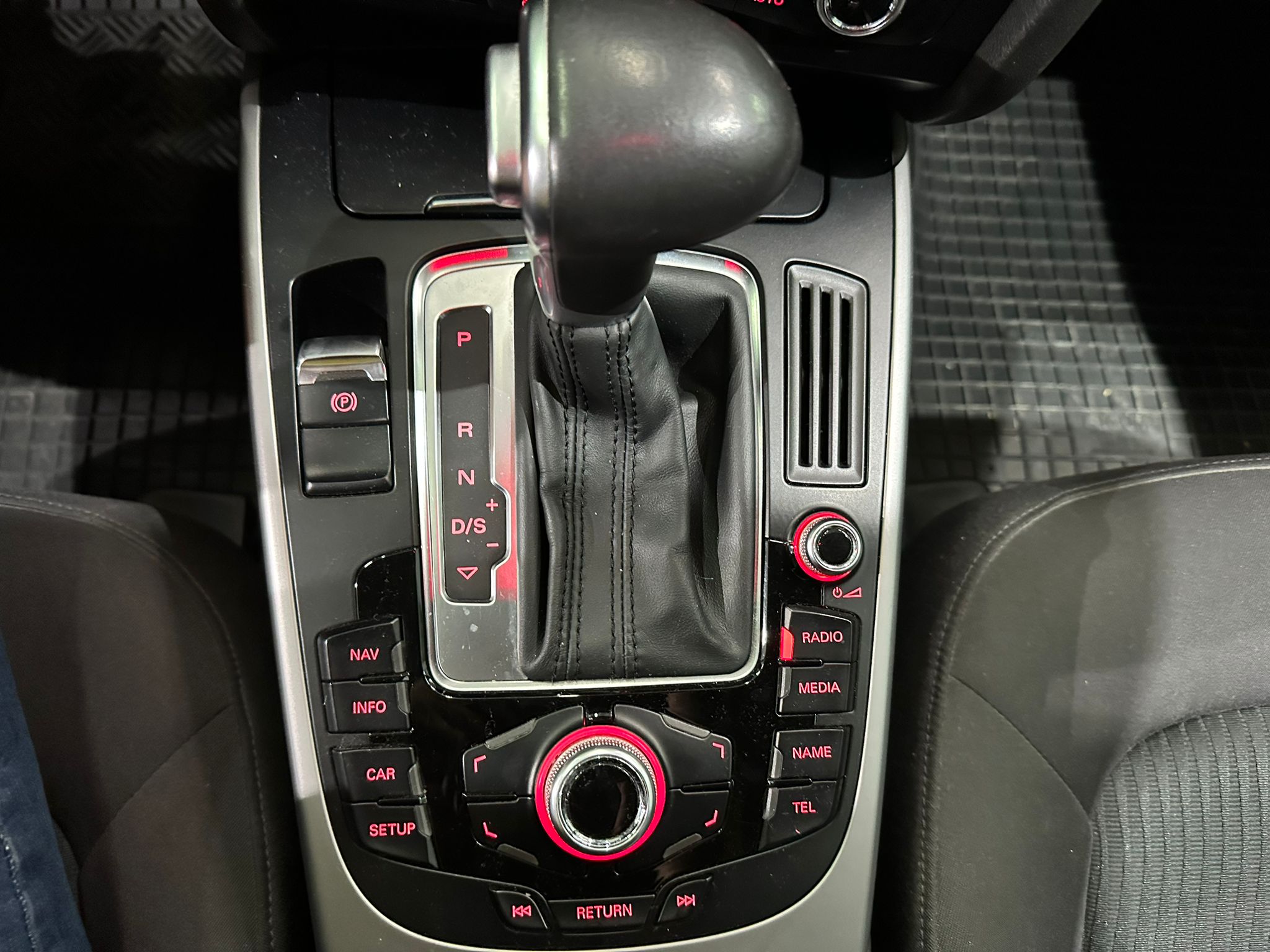 AUDI A4 SW 2.0 TDI DSG ,2015 GODINA, REGISTROVAN