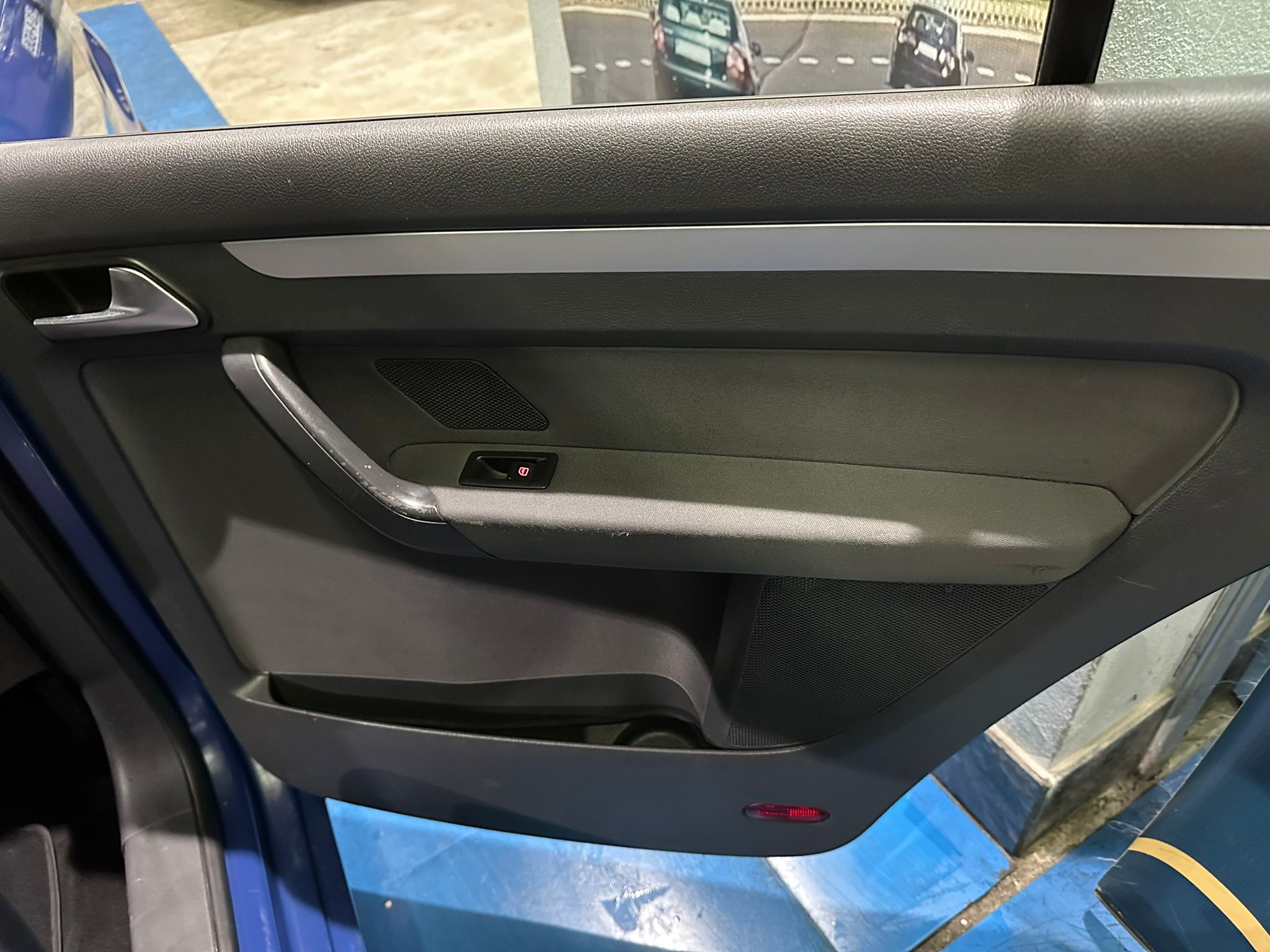 VW TOURAN 1.6 TDI TREND, 2011 GODINA, KLIMA , ALU FELGE