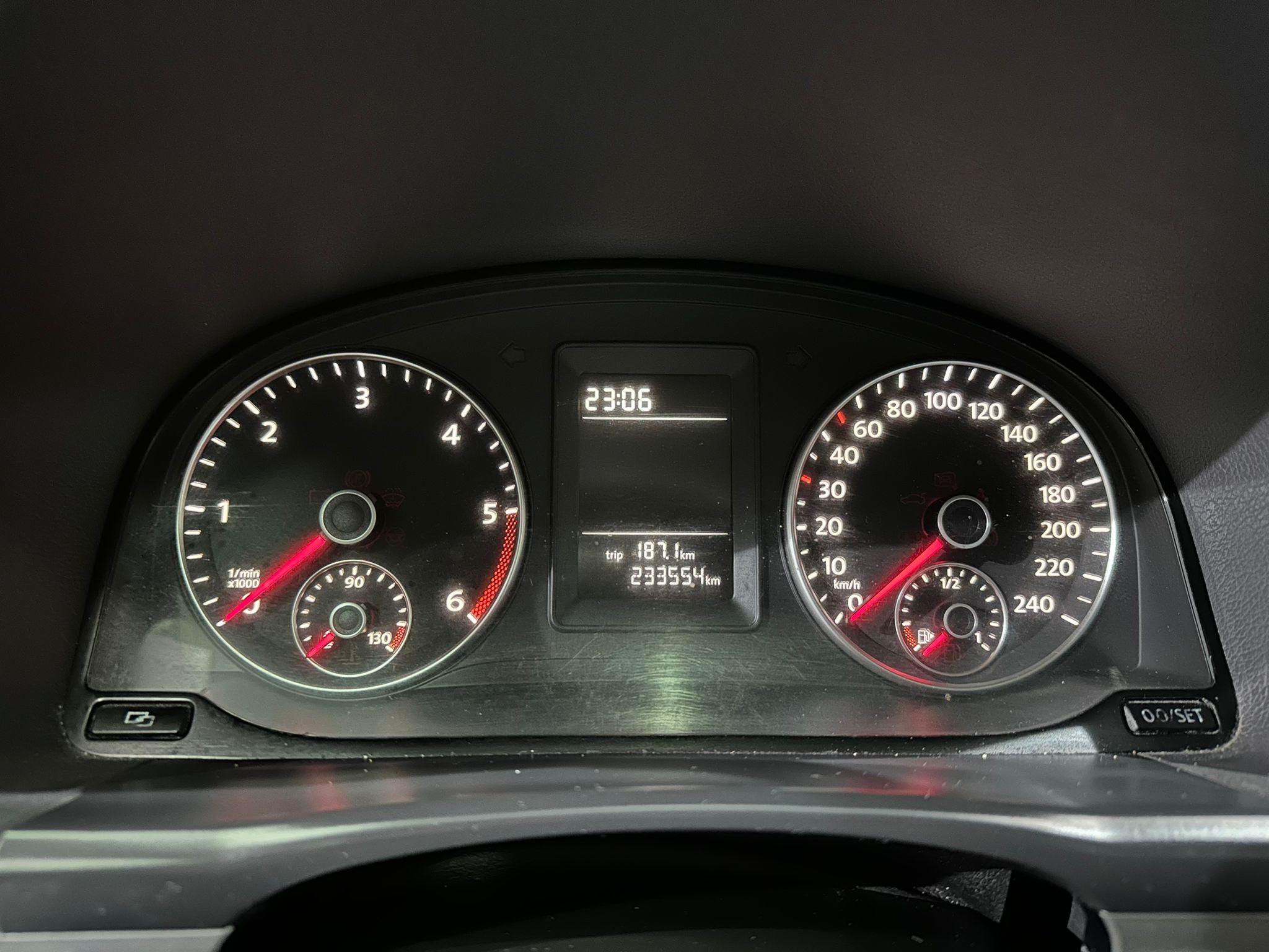 VW TOURAN 1.6 TDI TREND, 2011 GODINA, KLIMA , ALU FELGE