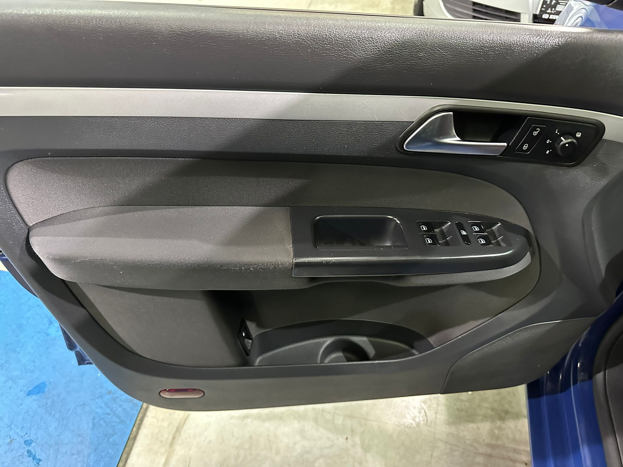 VW TOURAN 1.6 TDI TREND, 2011 GODINA, KLIMA , ALU FELGE