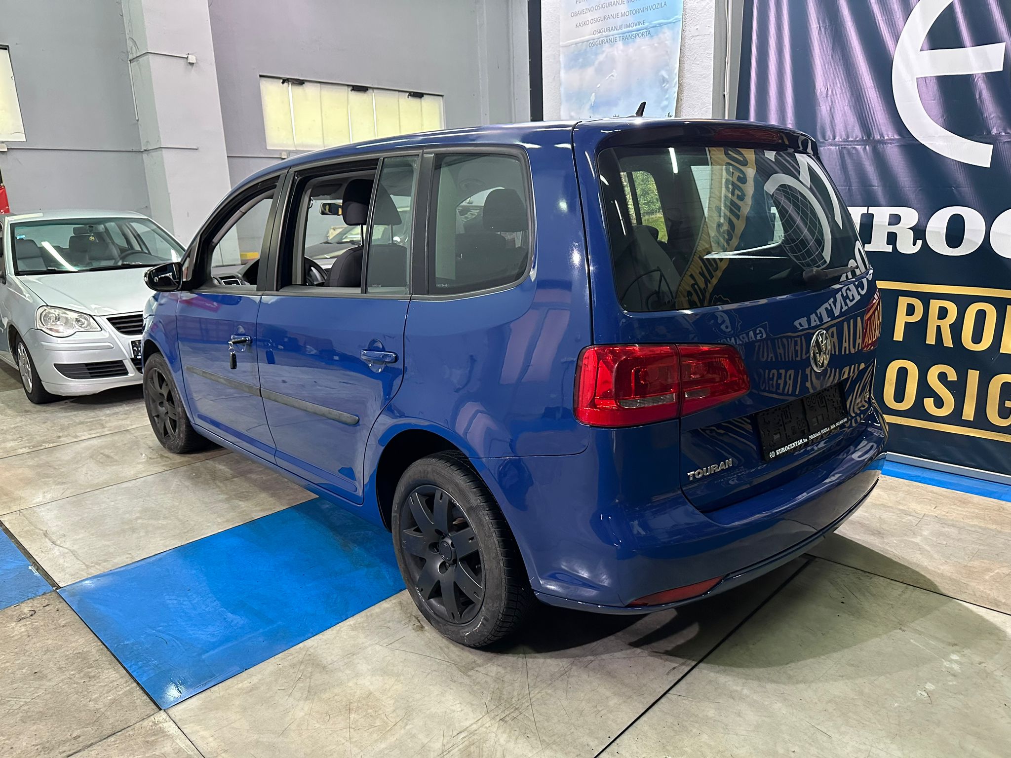 VW TOURAN 1.6 TDI TREND, 2011 GODINA, KLIMA , ALU FELGE