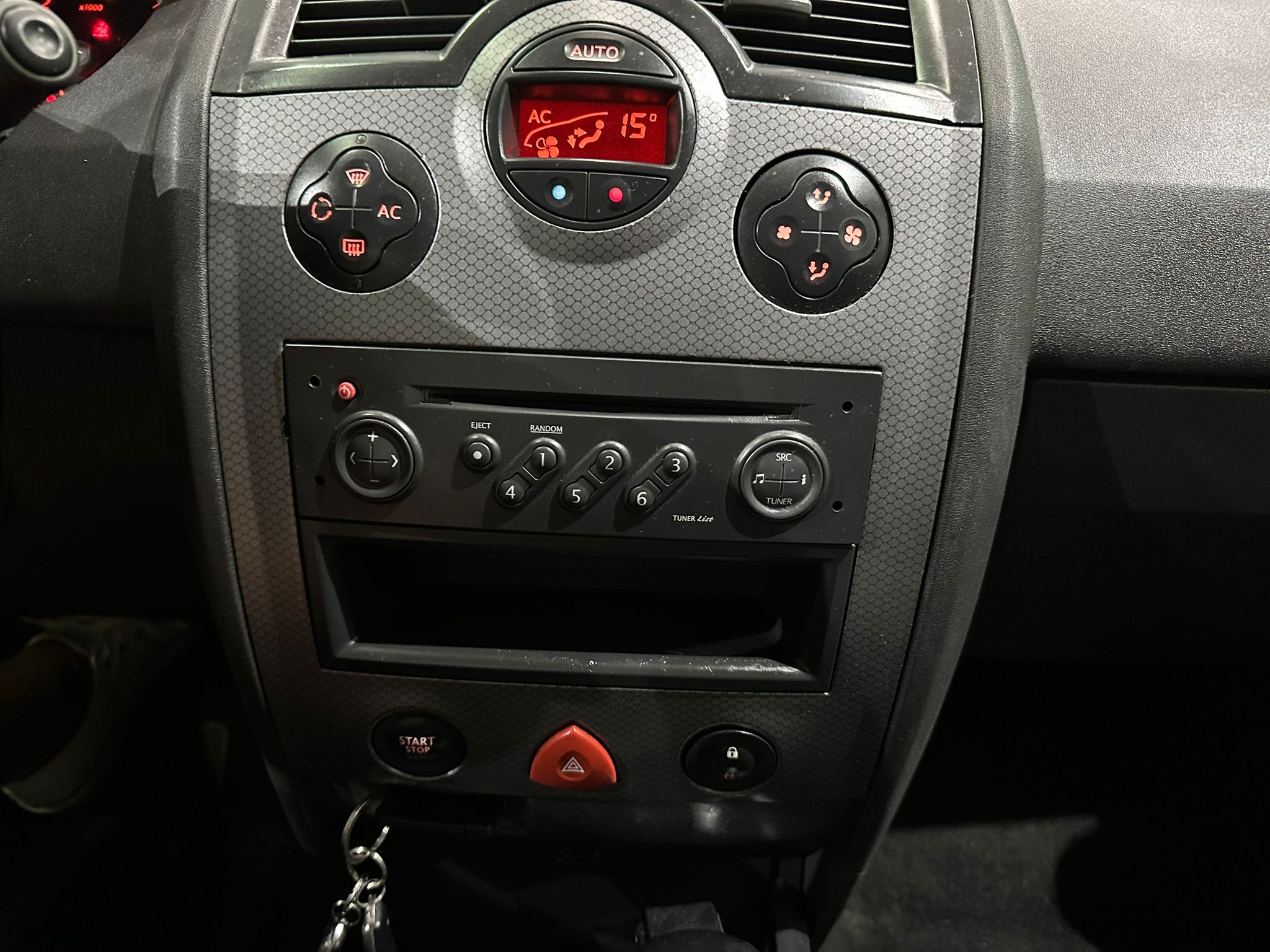 RENAULT MEGANE 1.9 DCI,2005 GOD,KLIMA,2 KARTICE