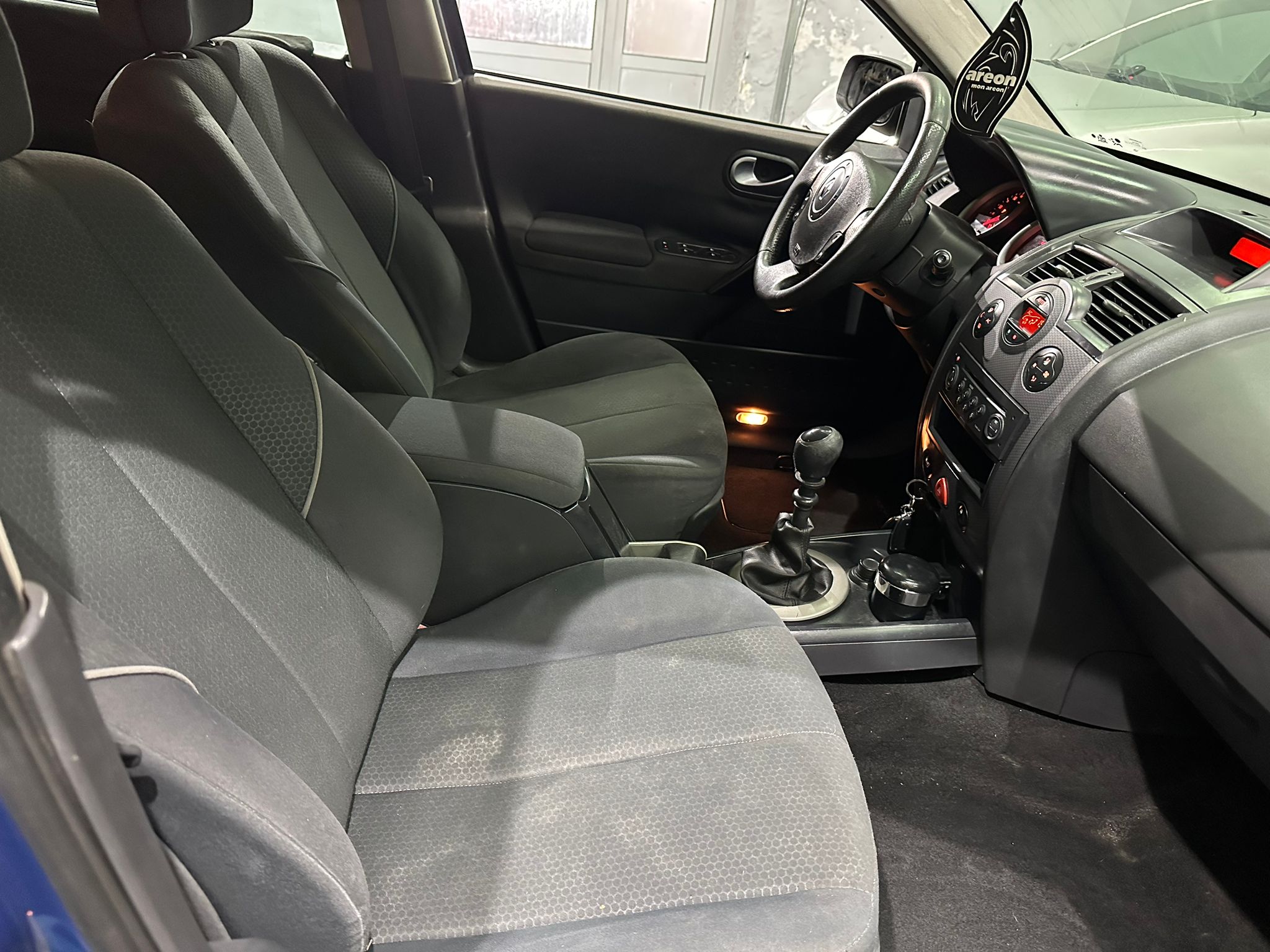 RENAULT MEGANE 1.9 DCI,2005 GOD,KLIMA,2 KARTICE