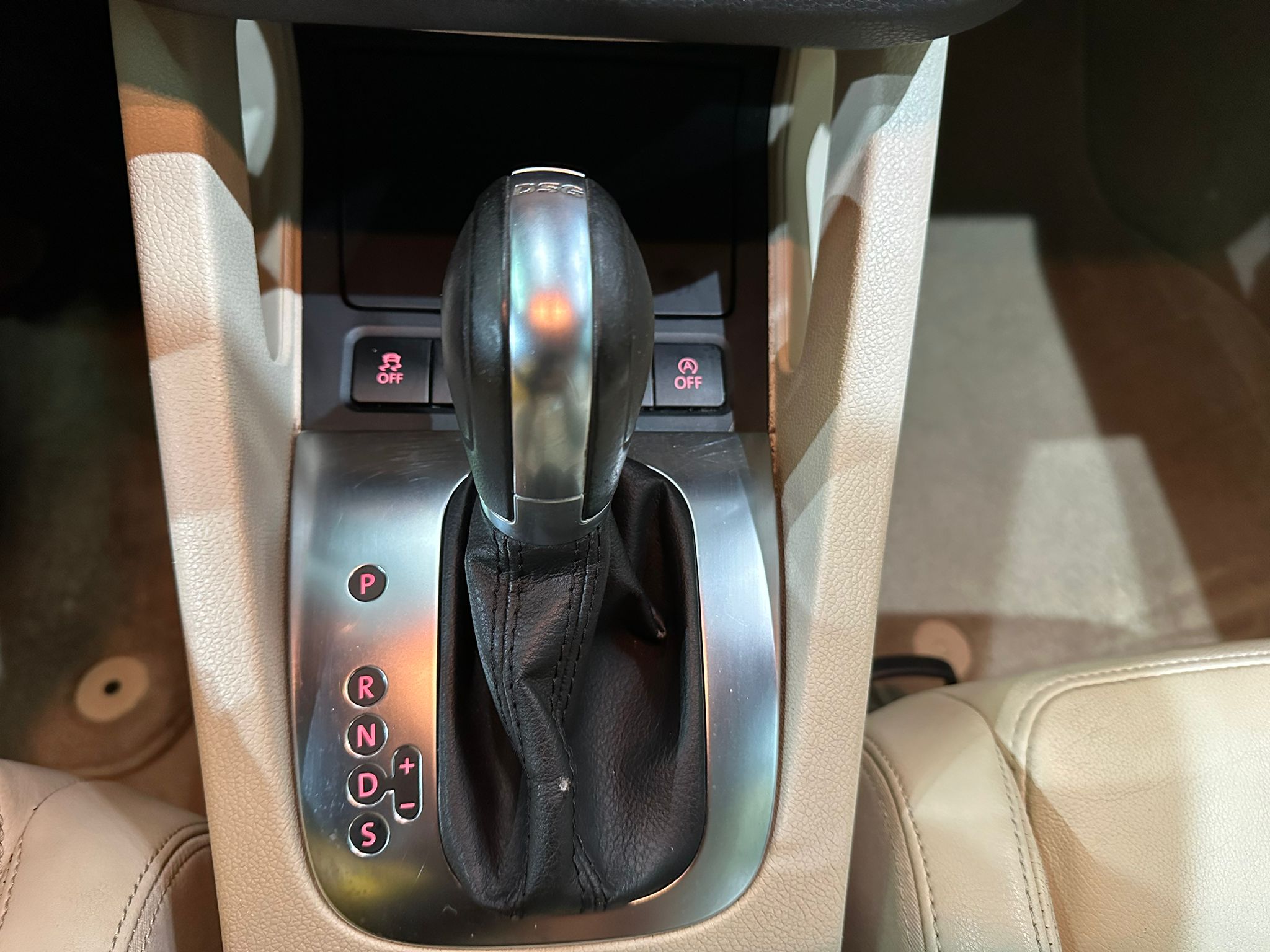 VW EOS 2.0 TDI, DSG AUTOMATIK, 2011 GOD, LED , XENON