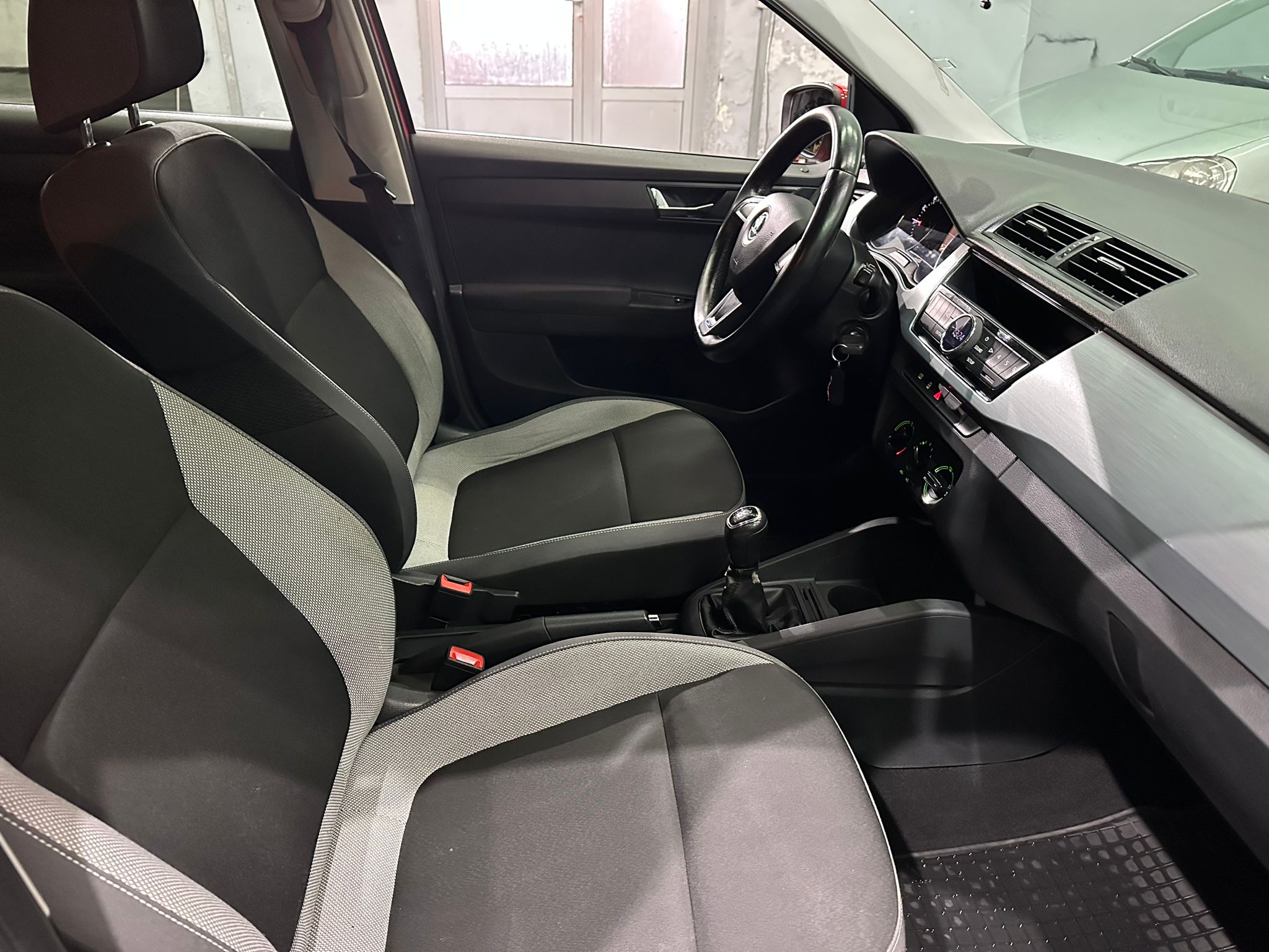 ŠKODA FABIA 1.O BENZIN, 2015 GODINA, KLIMA, REGI.