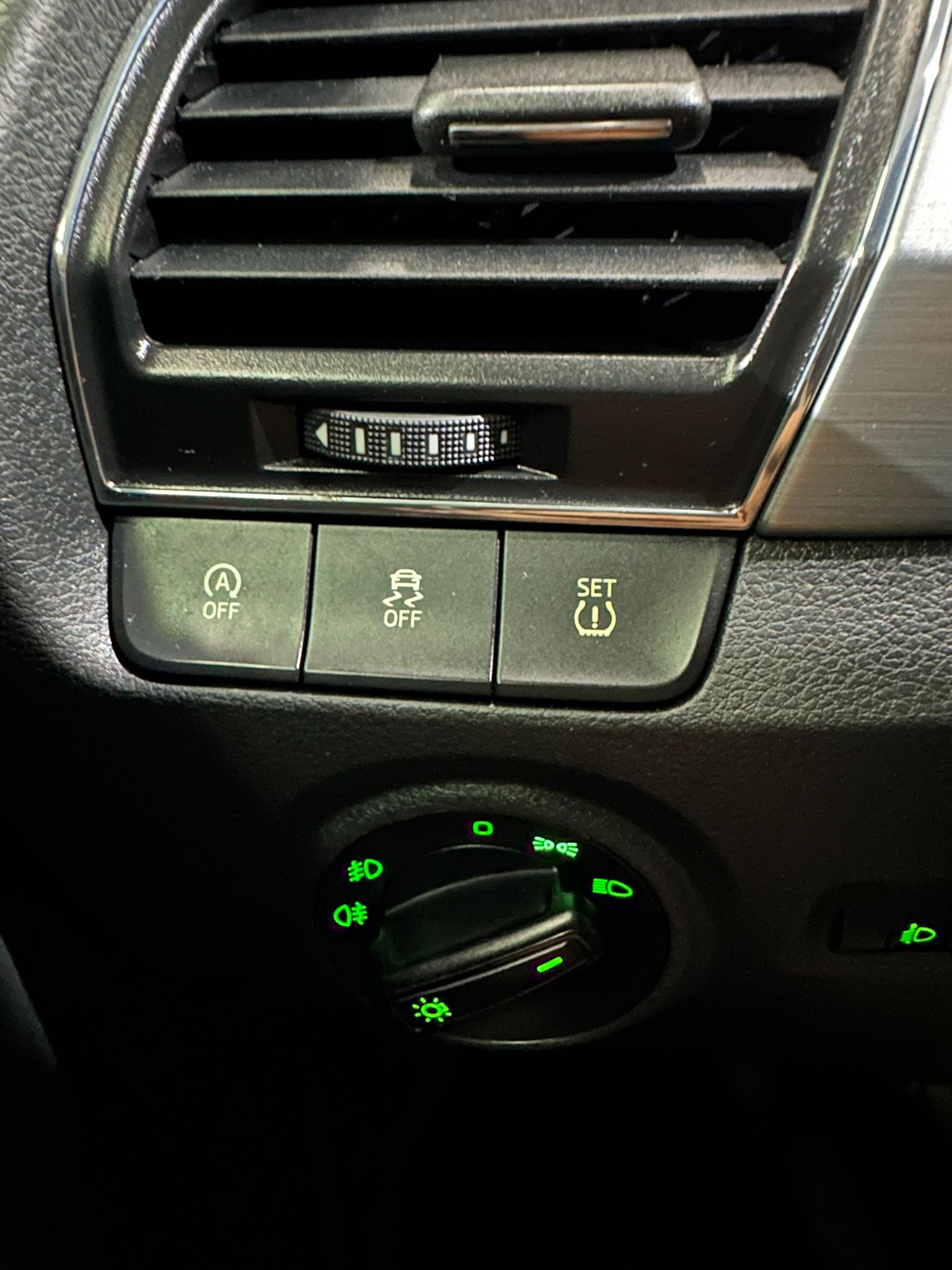 ŠKODA FABIA 1.O BENZIN, 2015 GODINA, KLIMA, REGI.